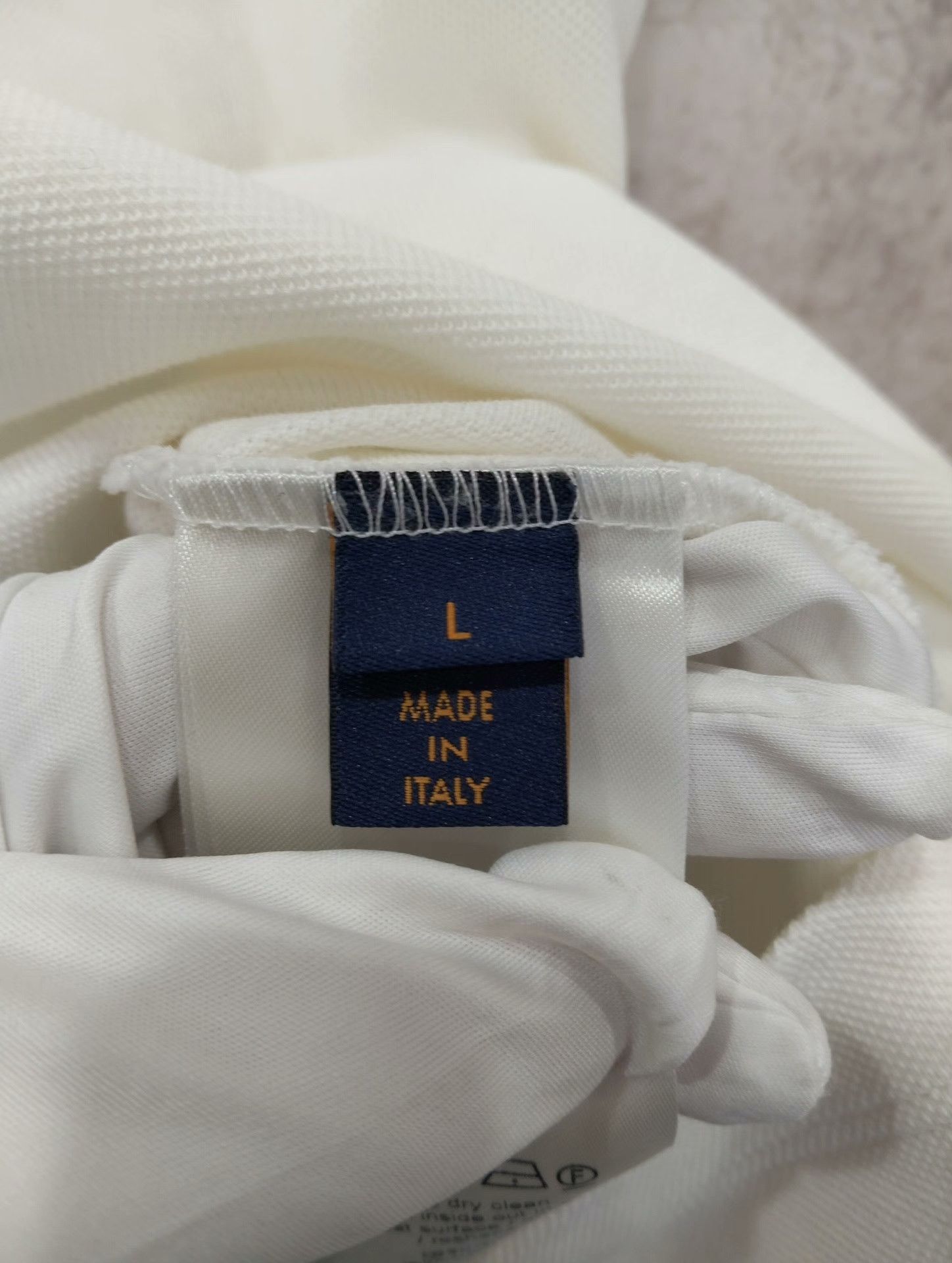 Louis Vuitton Louis Vuitton T-Shirt L Men Size US L / EU 52-54 / 3 - 5 Thumbnail