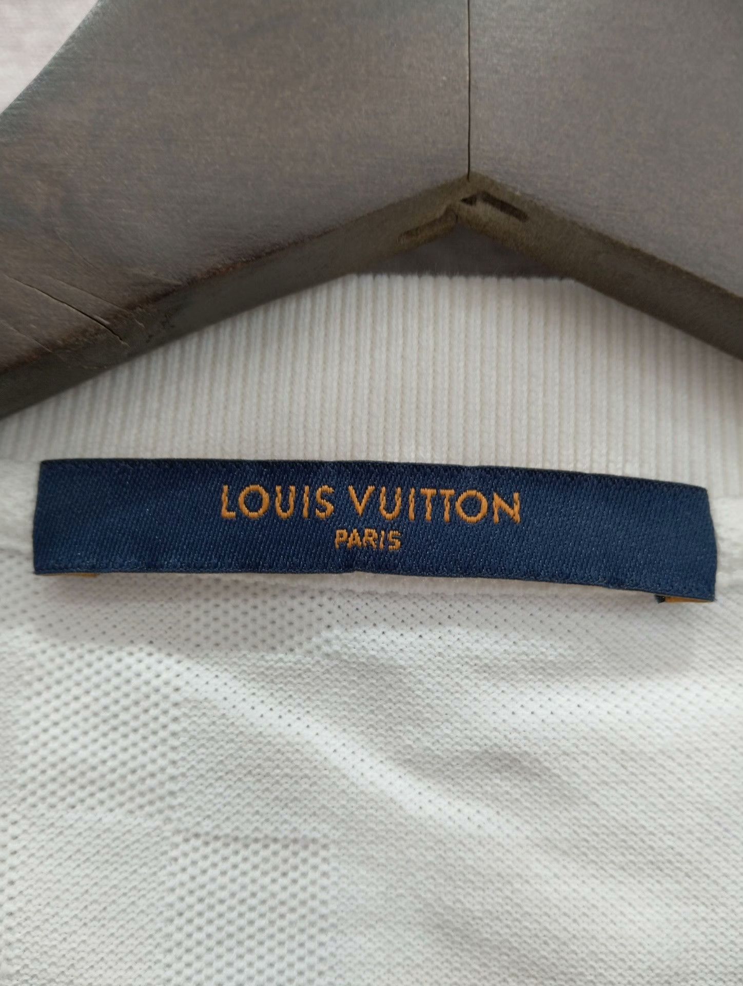 Louis Vuitton Louis Vuitton T-Shirt L Men Size US L / EU 52-54 / 3 - 3 Thumbnail