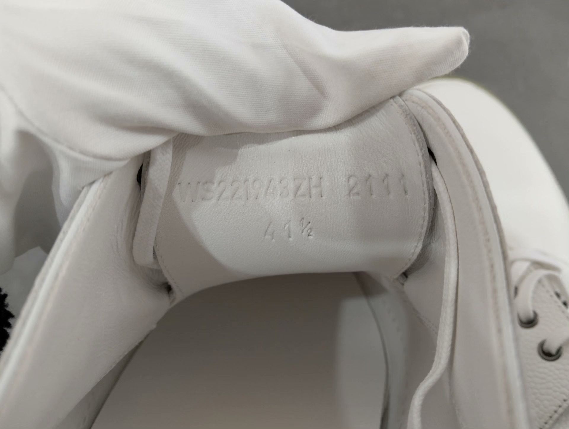Hermes Hermes White Lowtop Sneakers 41 Men Size US 8.5 / EU 41-42 - 8 Thumbnail