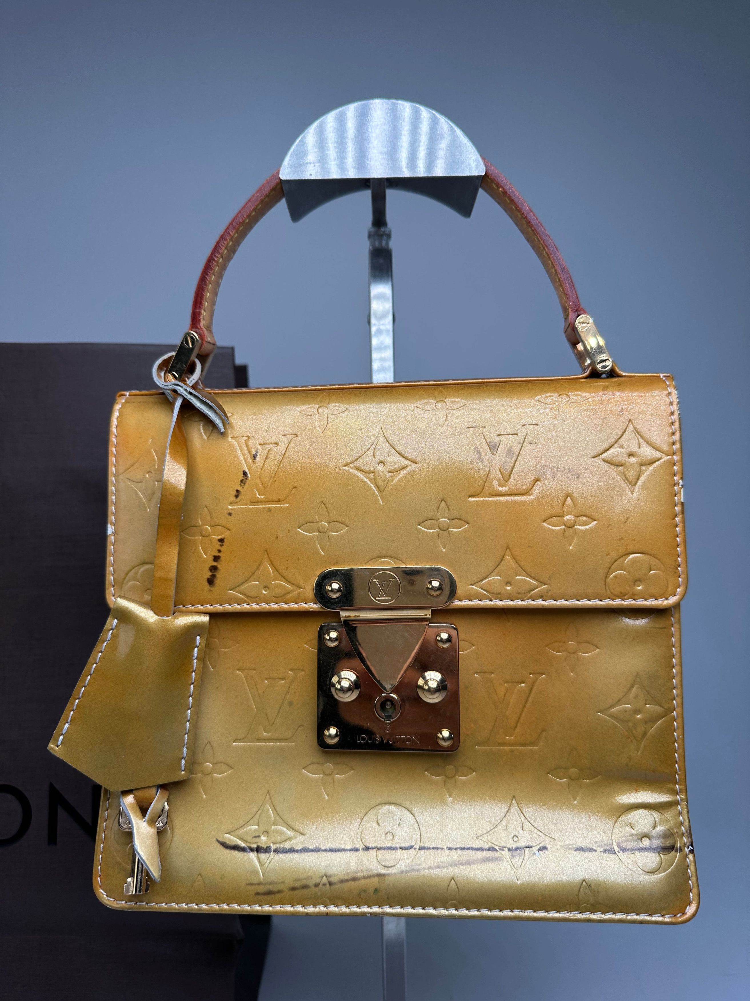 Louis Vuitton Vintage Vernis Leather Handbag Yellow Size ONE SIZE - 4 Thumbnail