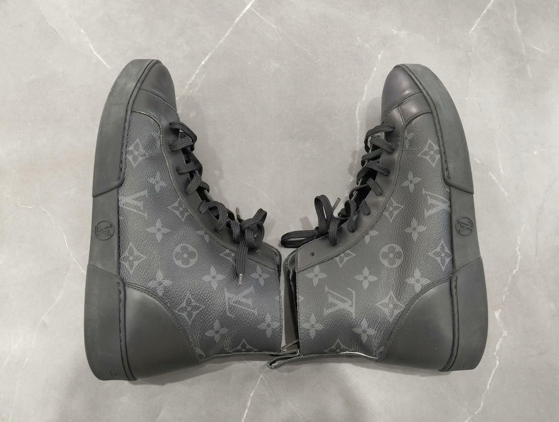 Louis Vuitton Louis Vuitton Hitop Sneakers 39 Men Size US 6.5 / EU 39-40 - 2 Thumbnail