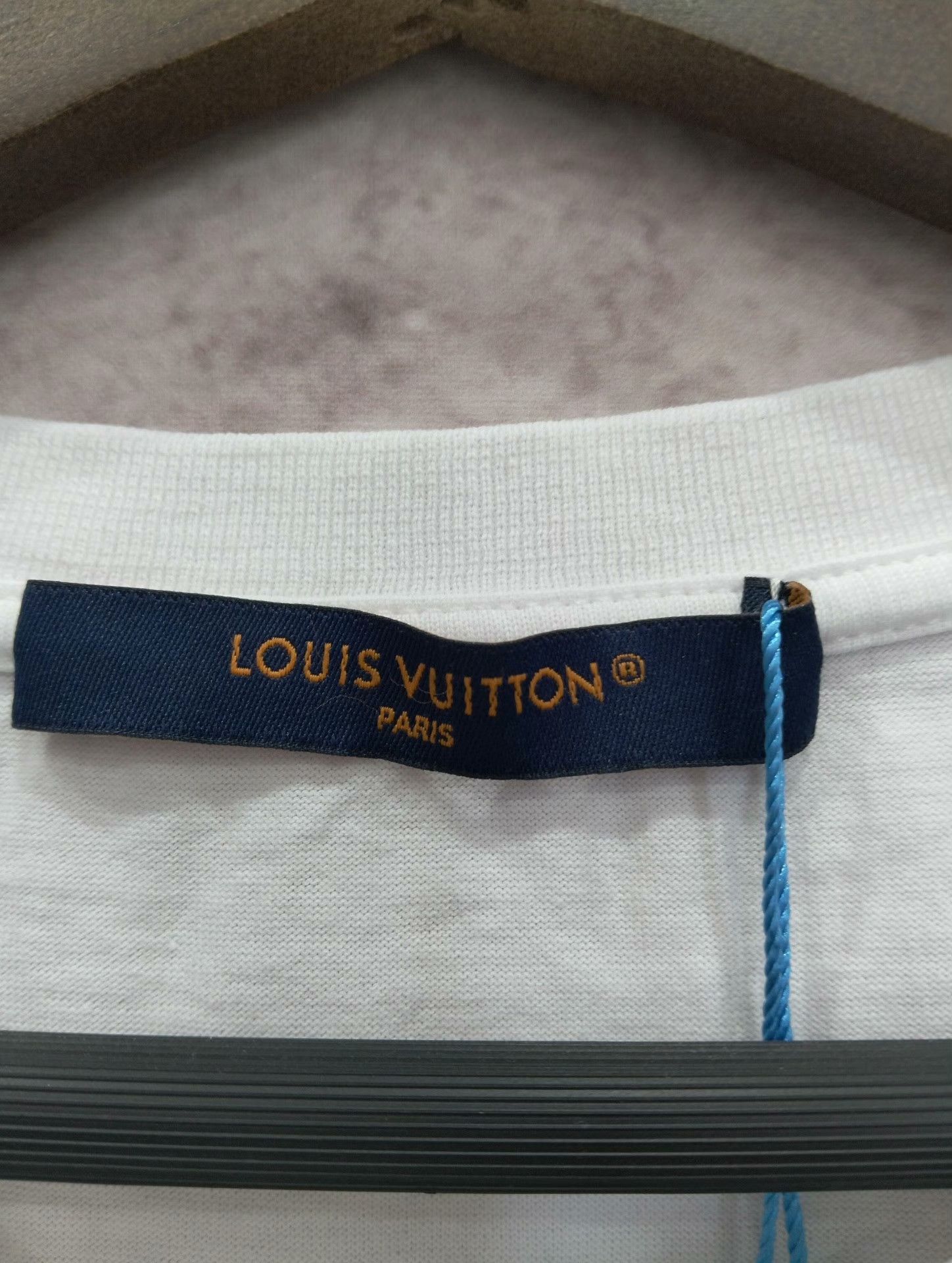 Louis Vuitton Louis Vuitton T-Shirt M Men Size US M / EU 48-50 / 2 - 3 Thumbnail