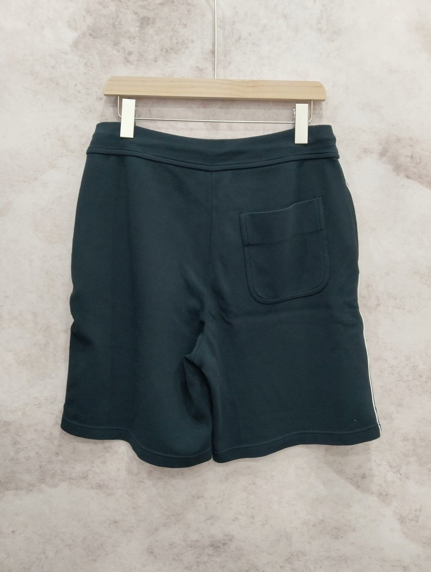 Valentino Valentino Shorts S Men Size US 30 / EU 46 - 2 Thumbnail