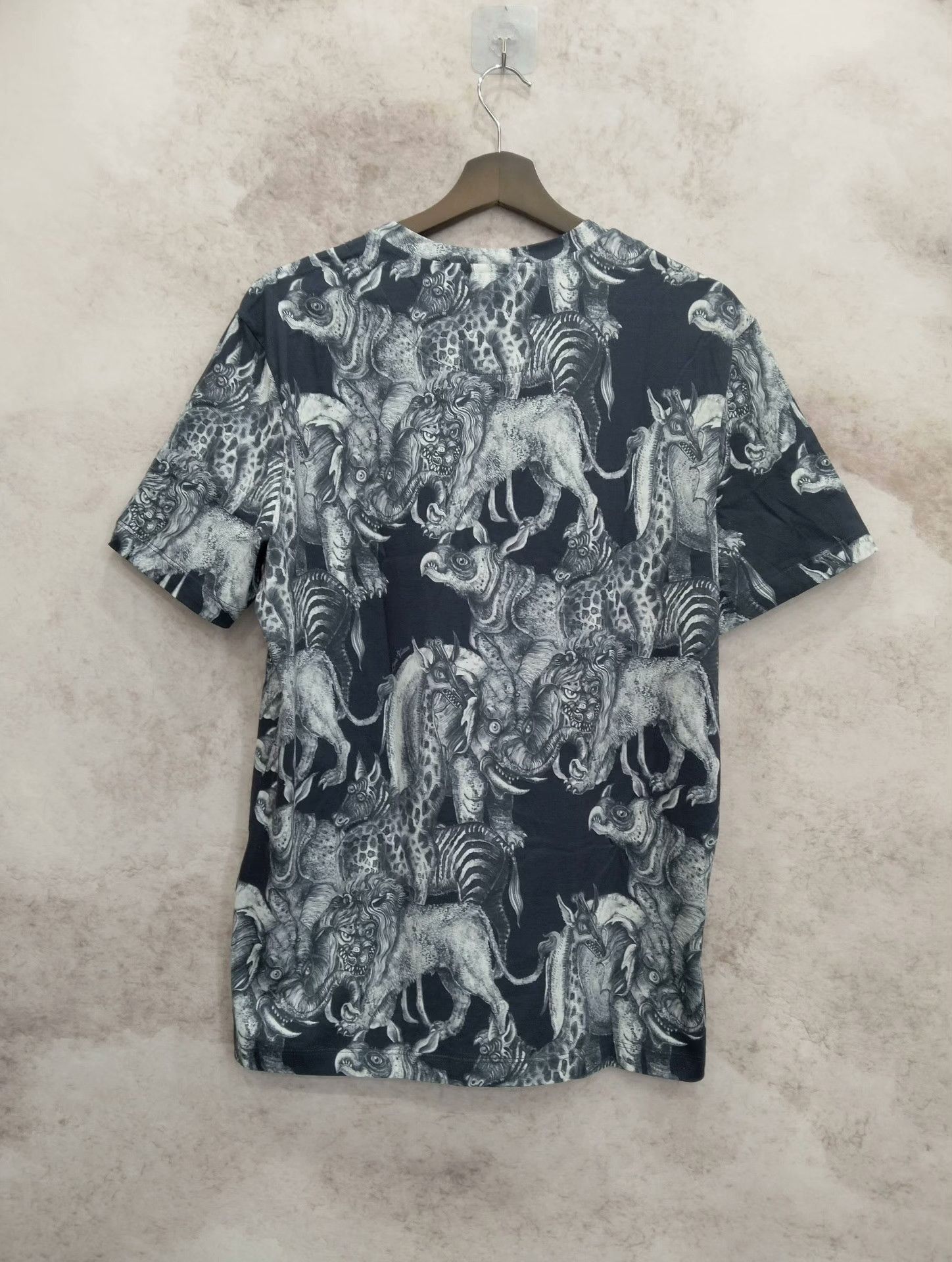 Louis Vuitton Louis Vuitton T-Shirt M Men Size US M / EU 48-50 / 2 - 2 Thumbnail