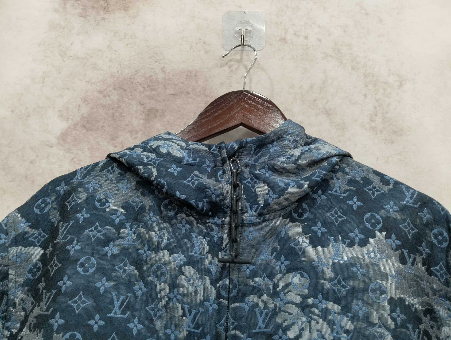 Louis Vuitton Louis Vuitton Light Jacket 48 Men Size US XL / EU 56 / 4 - 5 Thumbnail