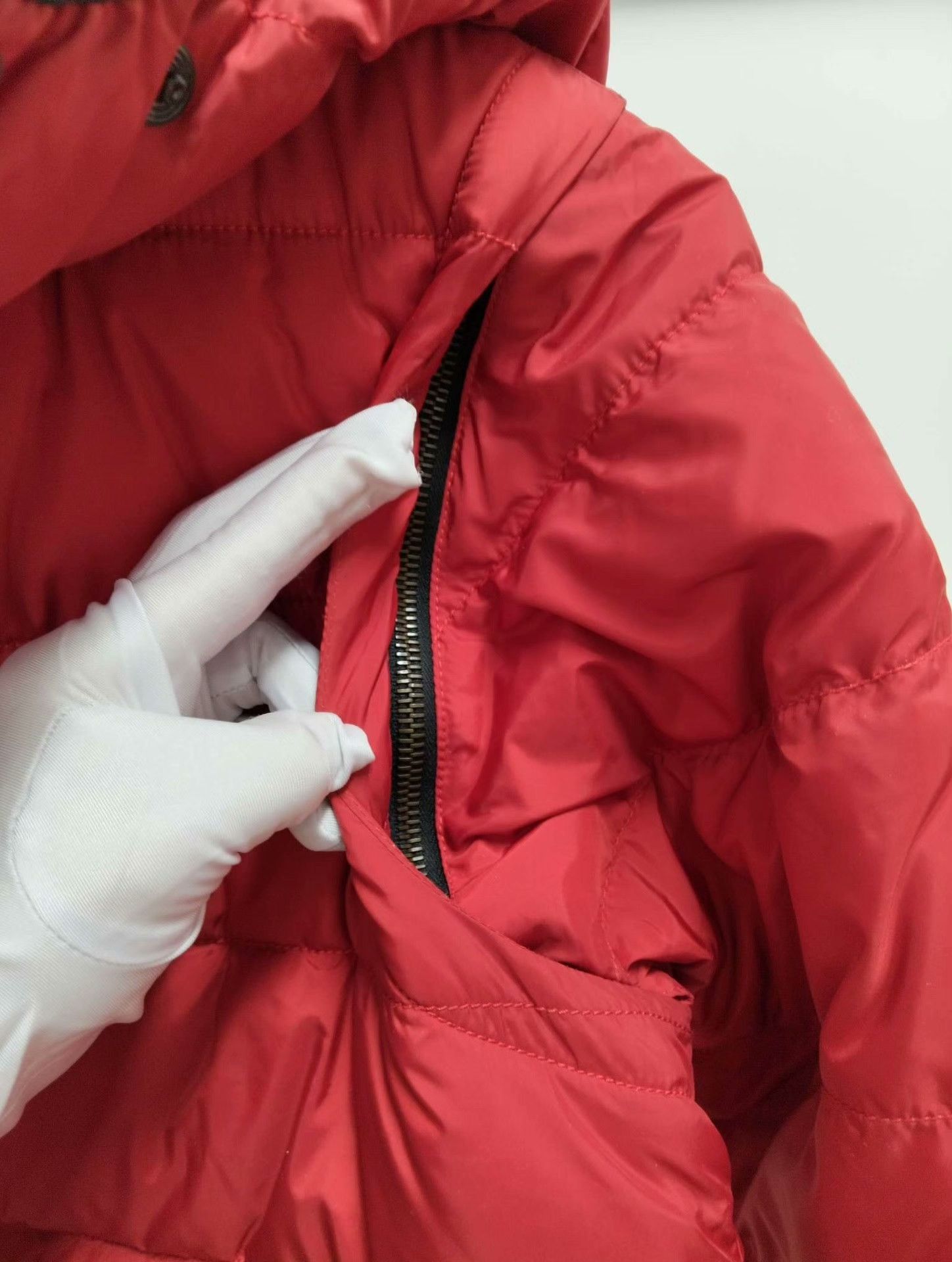 Louis Vuitton Louis Vuitton Down Red Down Jacket 38 Women Size S / US 4 / IT 40 - 6 Thumbnail