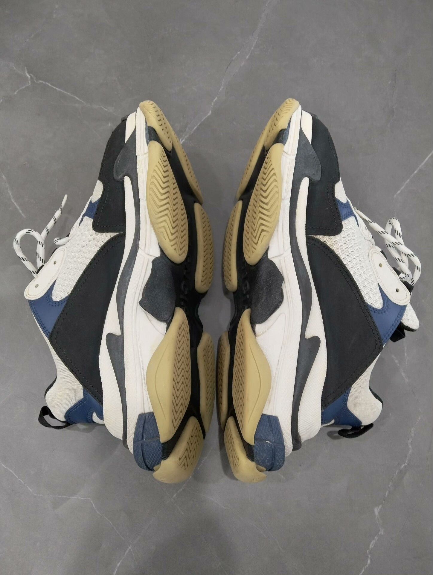 Balenciaga Balenciaga Lowtop Sneakers 43 Men Size US 10 / EU 43 - 2 Thumbnail