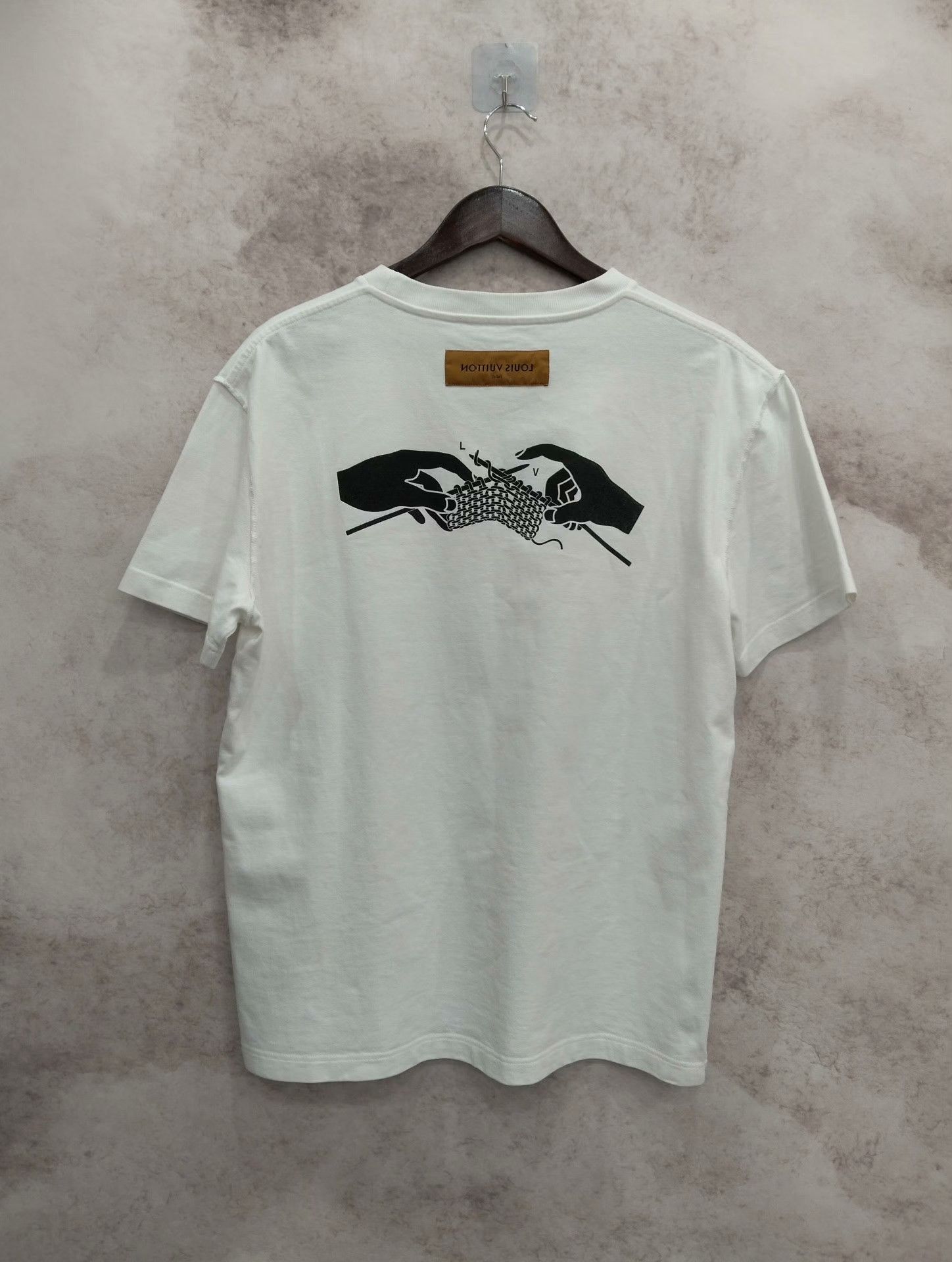 Louis Vuitton Louis Vuitton T-Shirt M Men Size US M / EU 48-50 / 2 - 5 Thumbnail