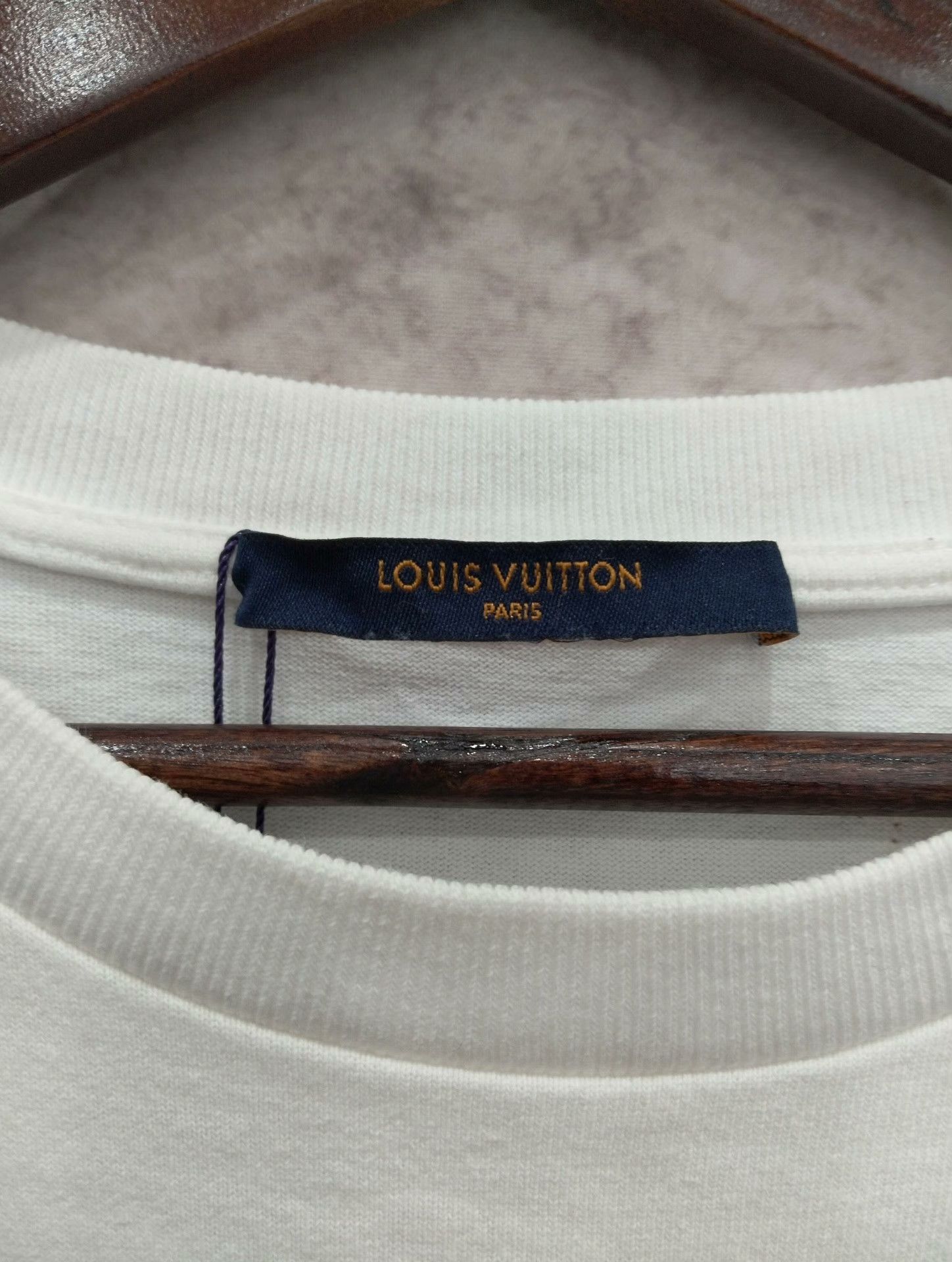 Louis Vuitton Louis Vuitton T-Shirt M Men Size US M / EU 48-50 / 2 - 2 Thumbnail