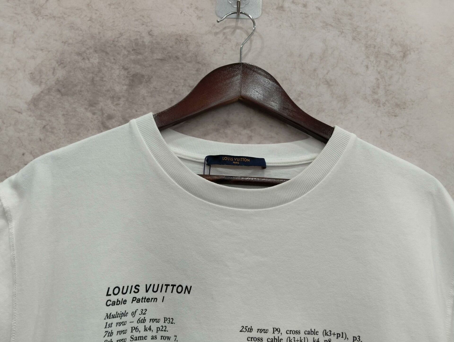 Louis Vuitton Louis Vuitton T-Shirt M Men Size US M / EU 48-50 / 2 - 6 Thumbnail