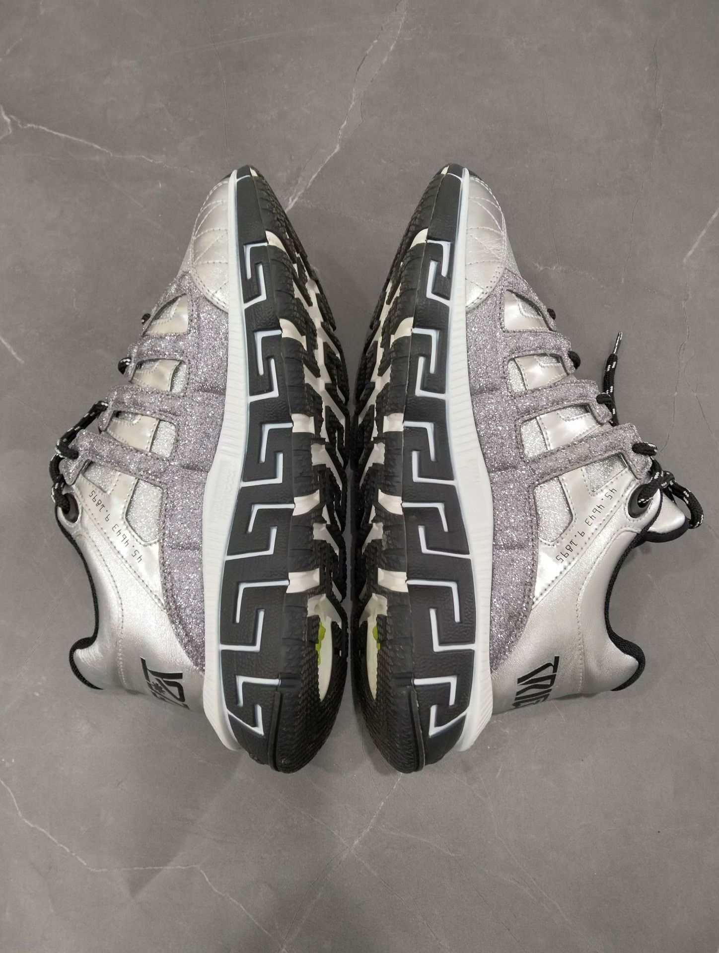 Versace Versace Lowtop Sneakers 40 Men Size US 7.5 / EU 40-41 - 2 Thumbnail