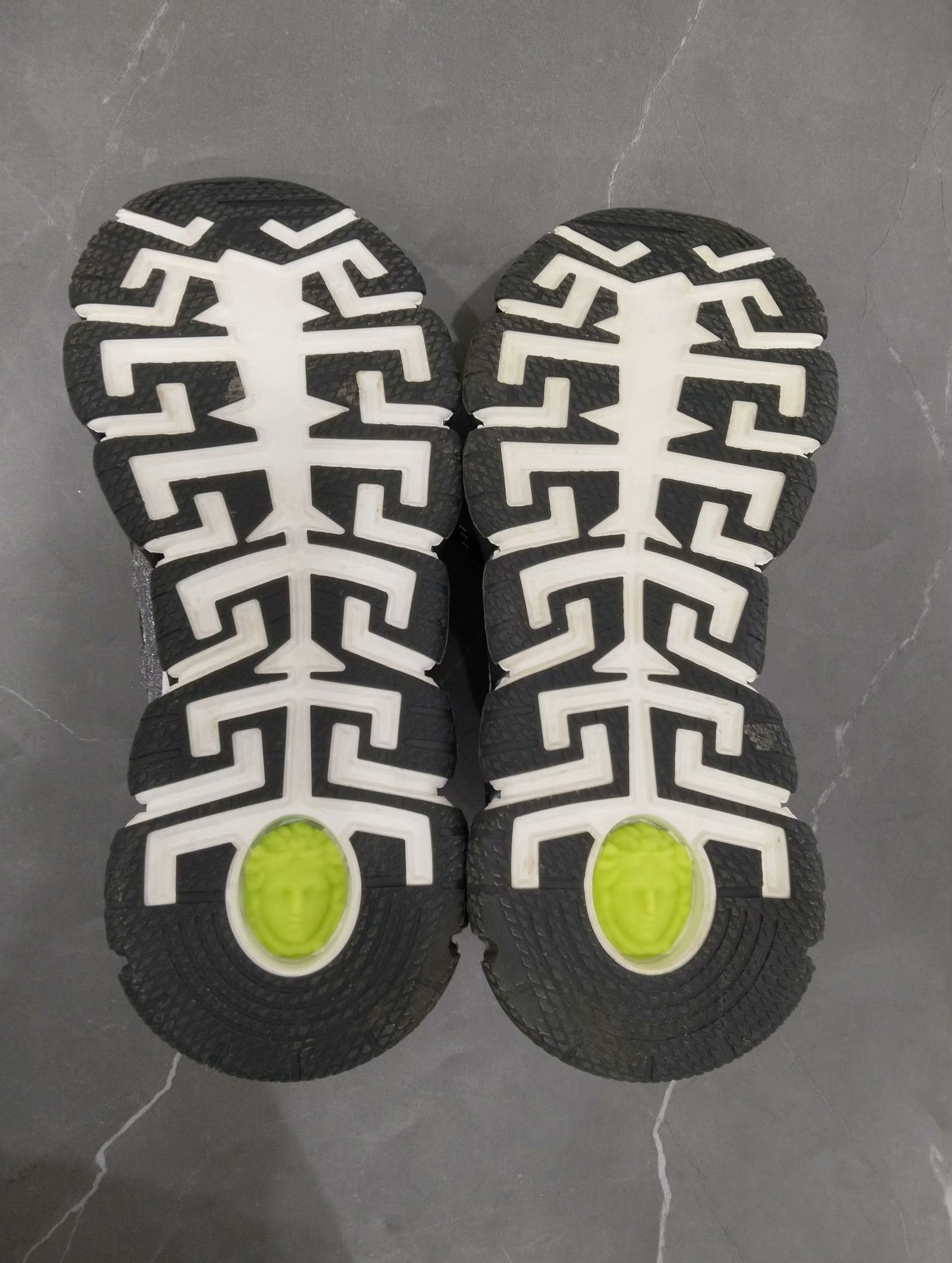 Versace Versace Lowtop Sneakers 40 Men Size US 7.5 / EU 40-41 - 6 Thumbnail
