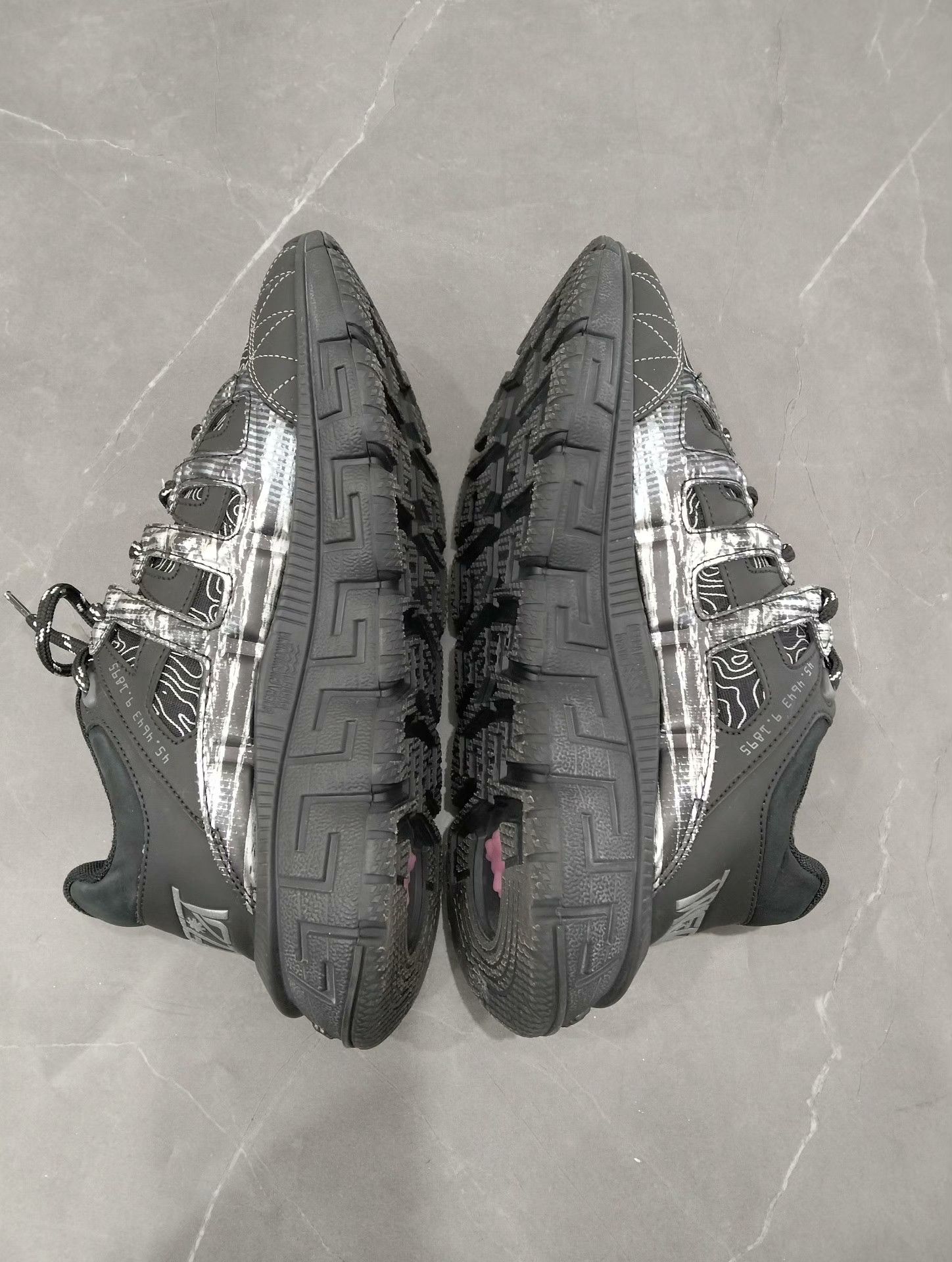 Versace Versace Lowtop Sneakers 40 Men Size US 7.5 / EU 40-41 - 2 Thumbnail