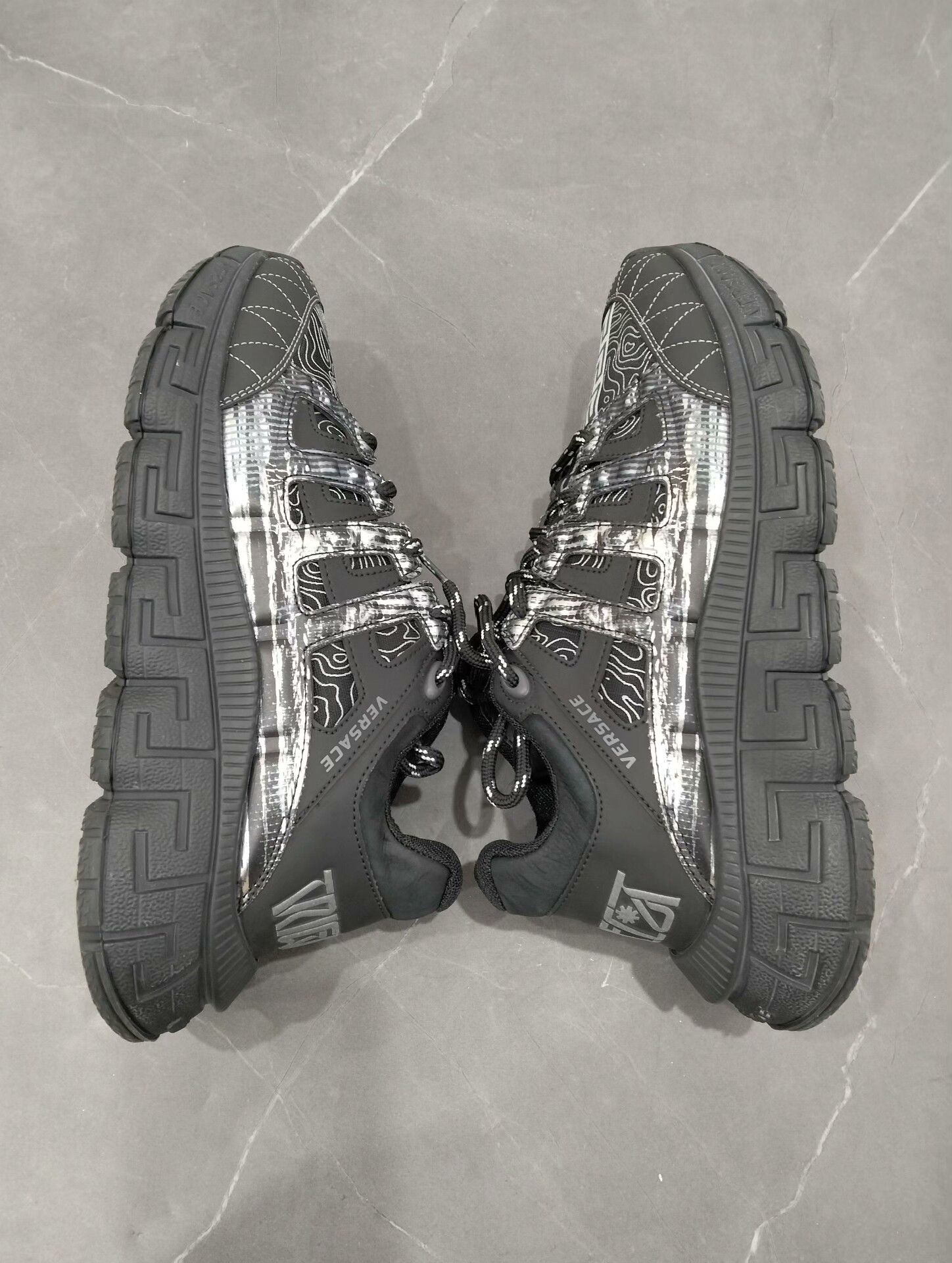 Versace Versace Lowtop Sneakers 40 Men Size US 7.5 / EU 40-41 - 3 Thumbnail
