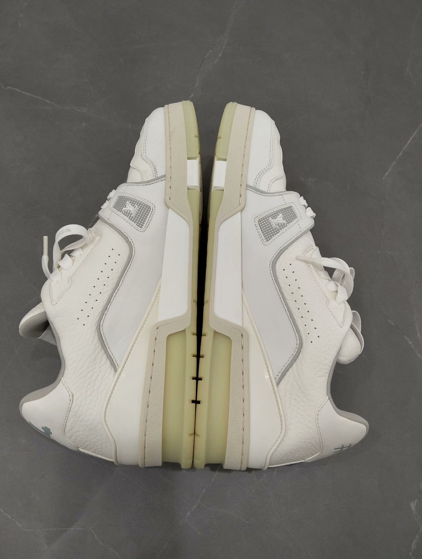 Louis Vuitton Louis Vuitton Training Lowtop Sneakers 43 Men Size US 10 / EU 43 - 2 Thumbnail