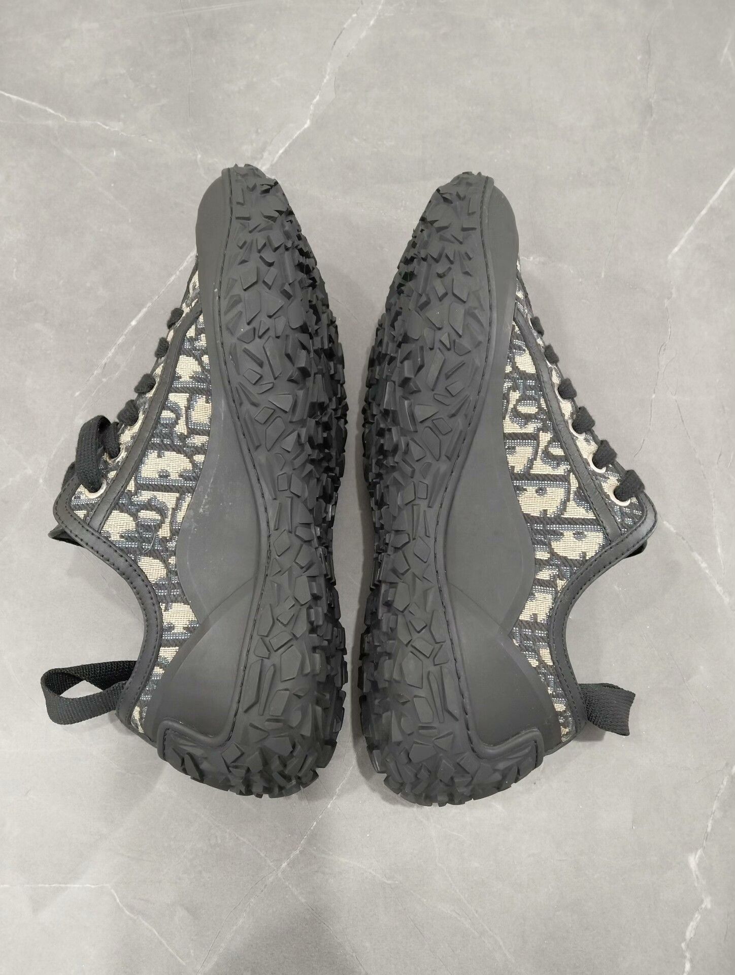 Dior Dior Lowtop Sneakers 39 Women Size US 8.5 / IT 38.5 - 2 Thumbnail