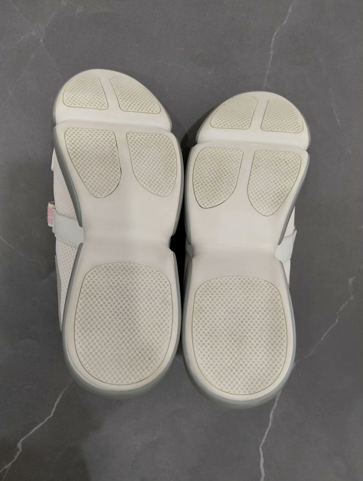 Prada Prada Lowtop Sneakers 36 Women Size US 6 / IT 36 - 6 Thumbnail