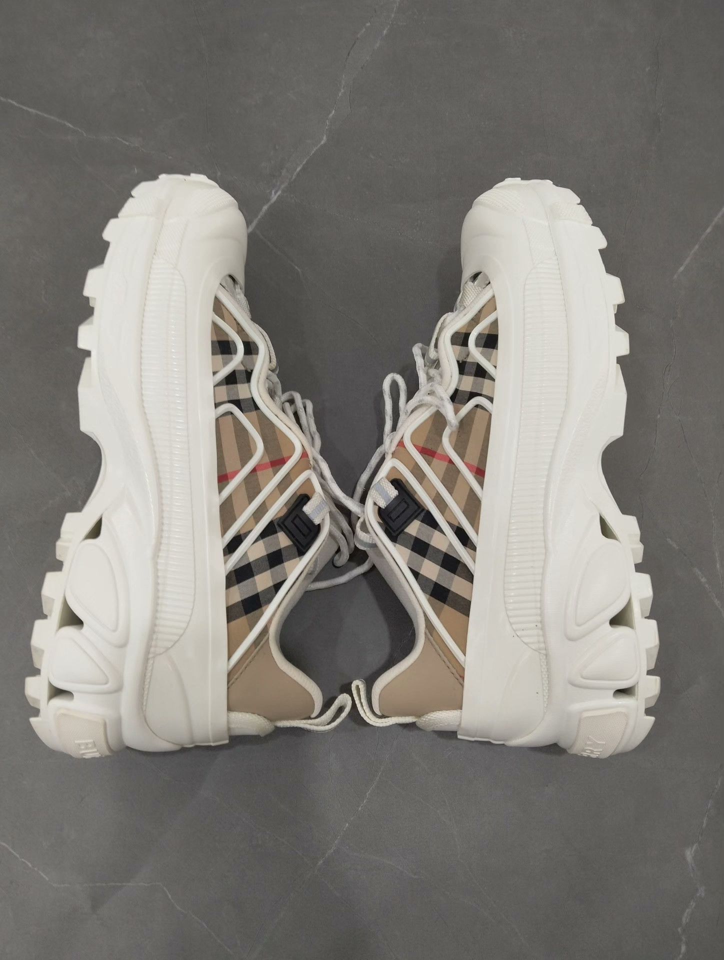Burberry Burberry Lowtop Sneakers 40 Men Size US 7.5 / EU 40-41 - 3 Thumbnail