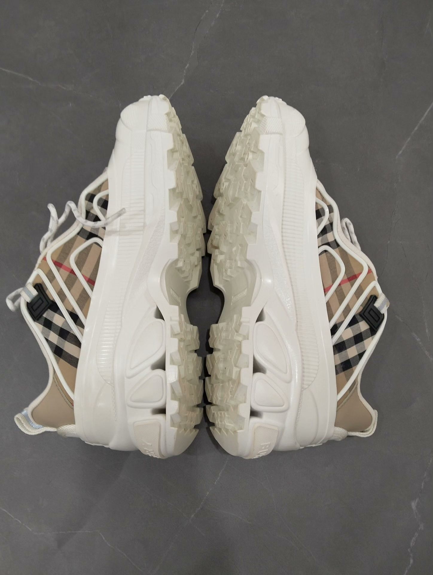 Burberry Burberry Lowtop Sneakers 40 Men Size US 7.5 / EU 40-41 - 2 Thumbnail