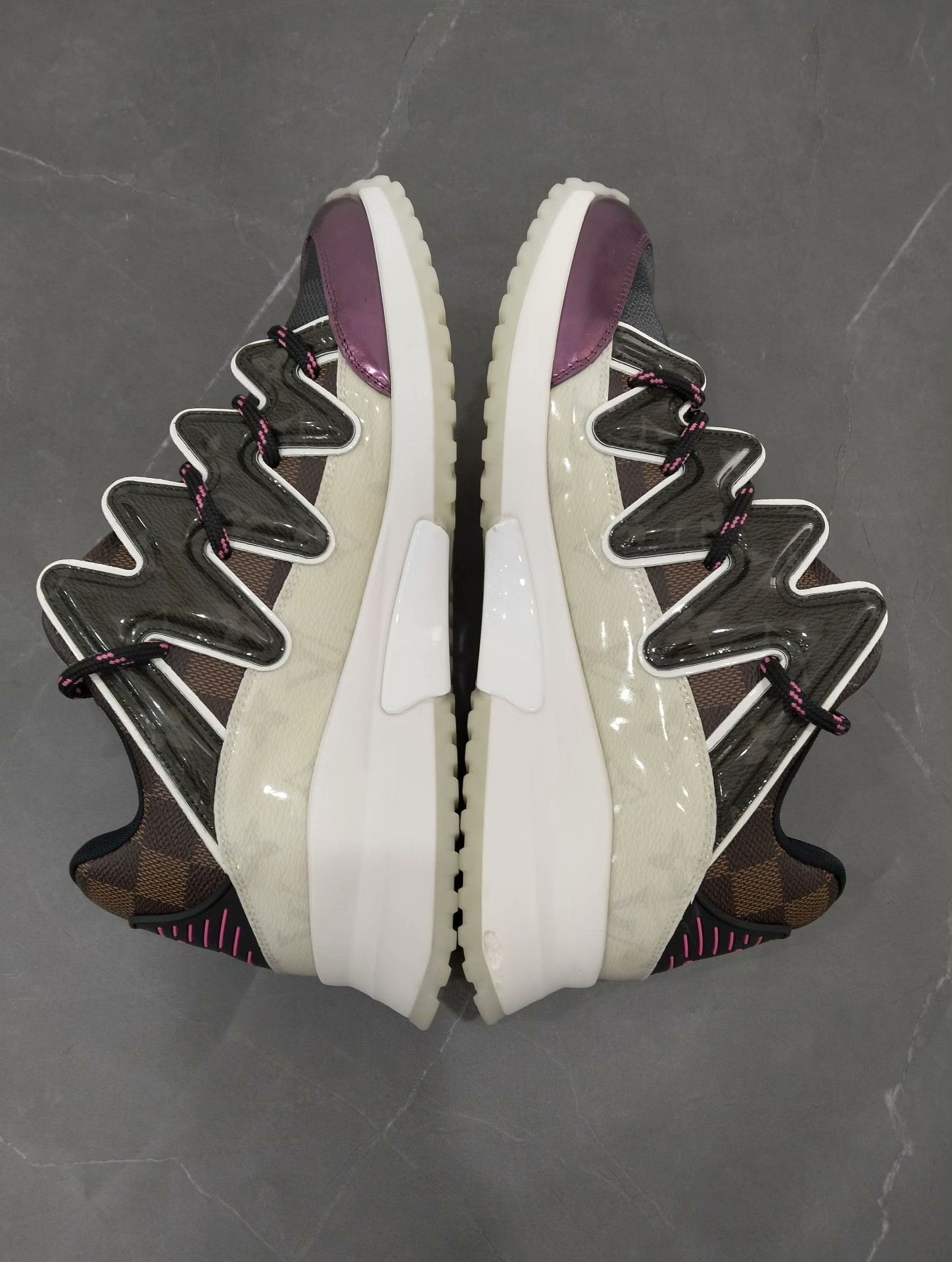 Louis Vuitton Louis Vuitton Lowtop Sneakers 40 Men Size US 7.5 / EU 40-41 - 2 Thumbnail
