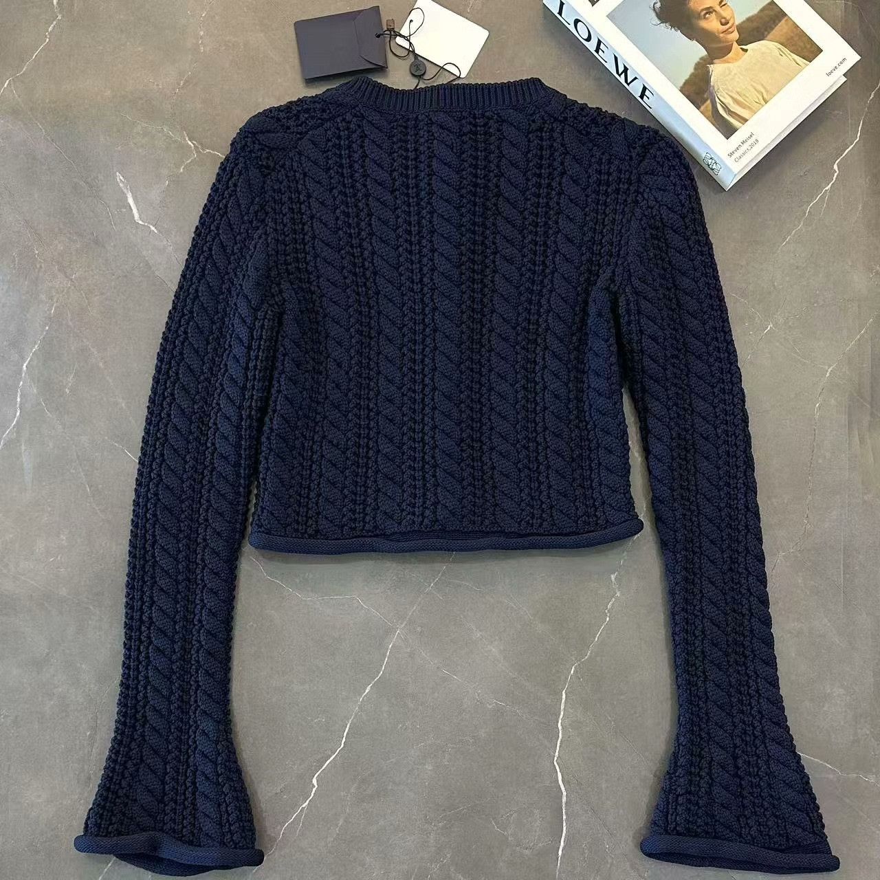 Louis Vuitton Louis Vuitton Knit Black Sweater M Women Size M / US 6-8 / IT 42-44 - 2 Thumbnail