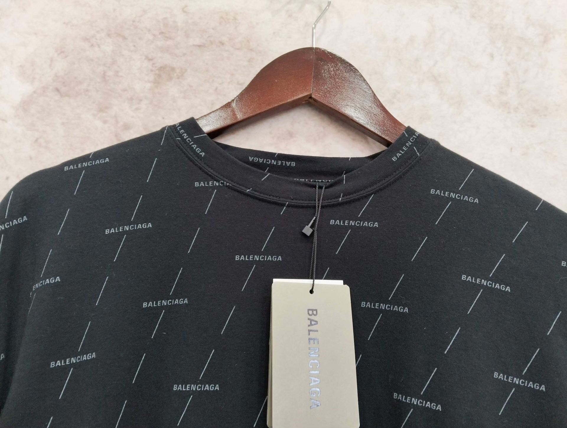 Balenciaga Balenciaga T-Shirt M Men Size US M / EU 48-50 / 2 - 6 Thumbnail