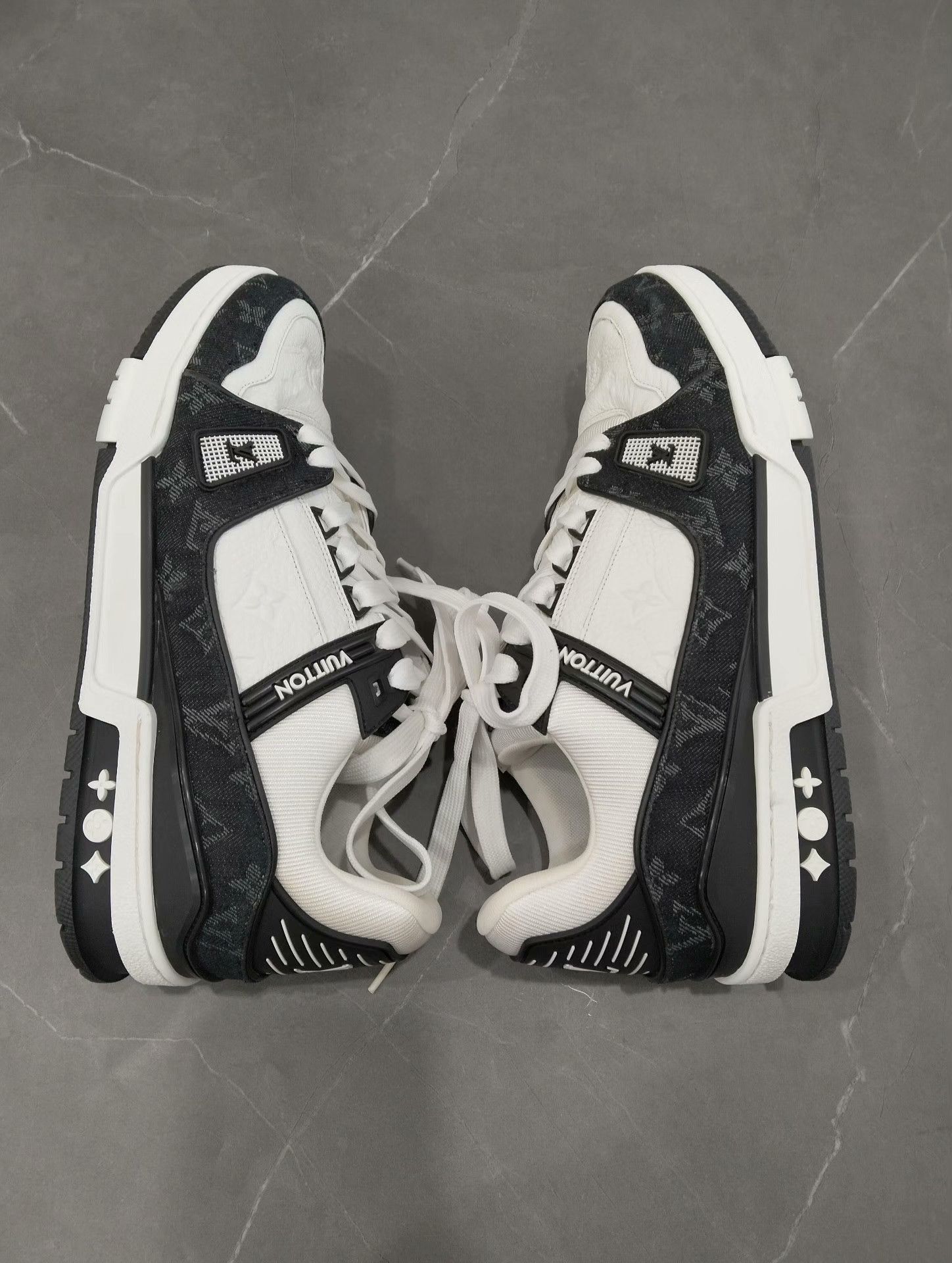 Louis Vuitton Louis Vuitton Training Lowtop Sneakers 42 Men Size US 9 / EU 42 - 3 Thumbnail