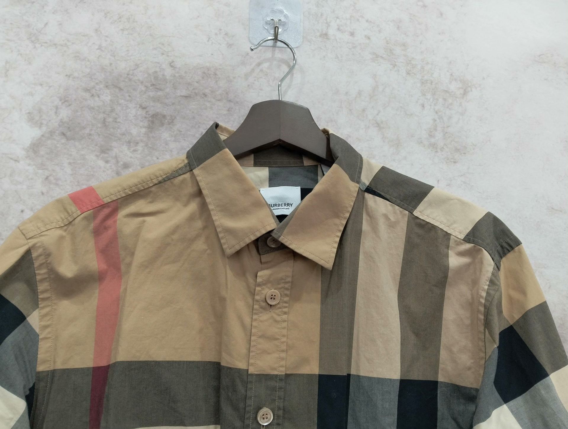 Burberry Burberry Shirt L Men Size US L / EU 52-54 / 3 - 8 Thumbnail