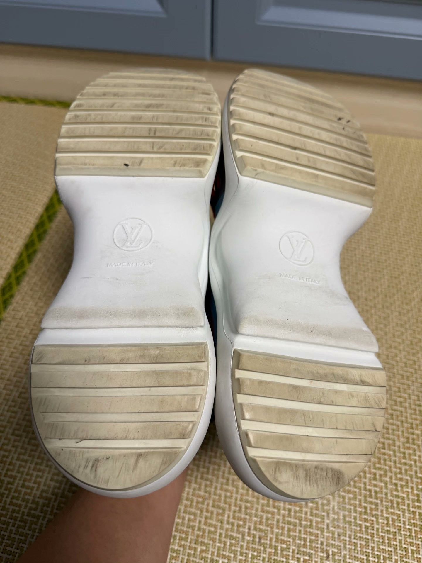 Louis Vuitton Louis Vuitton Lowtop Sneakers 38 Women Size US 7.5 / IT 37.5 - 7 Thumbnail