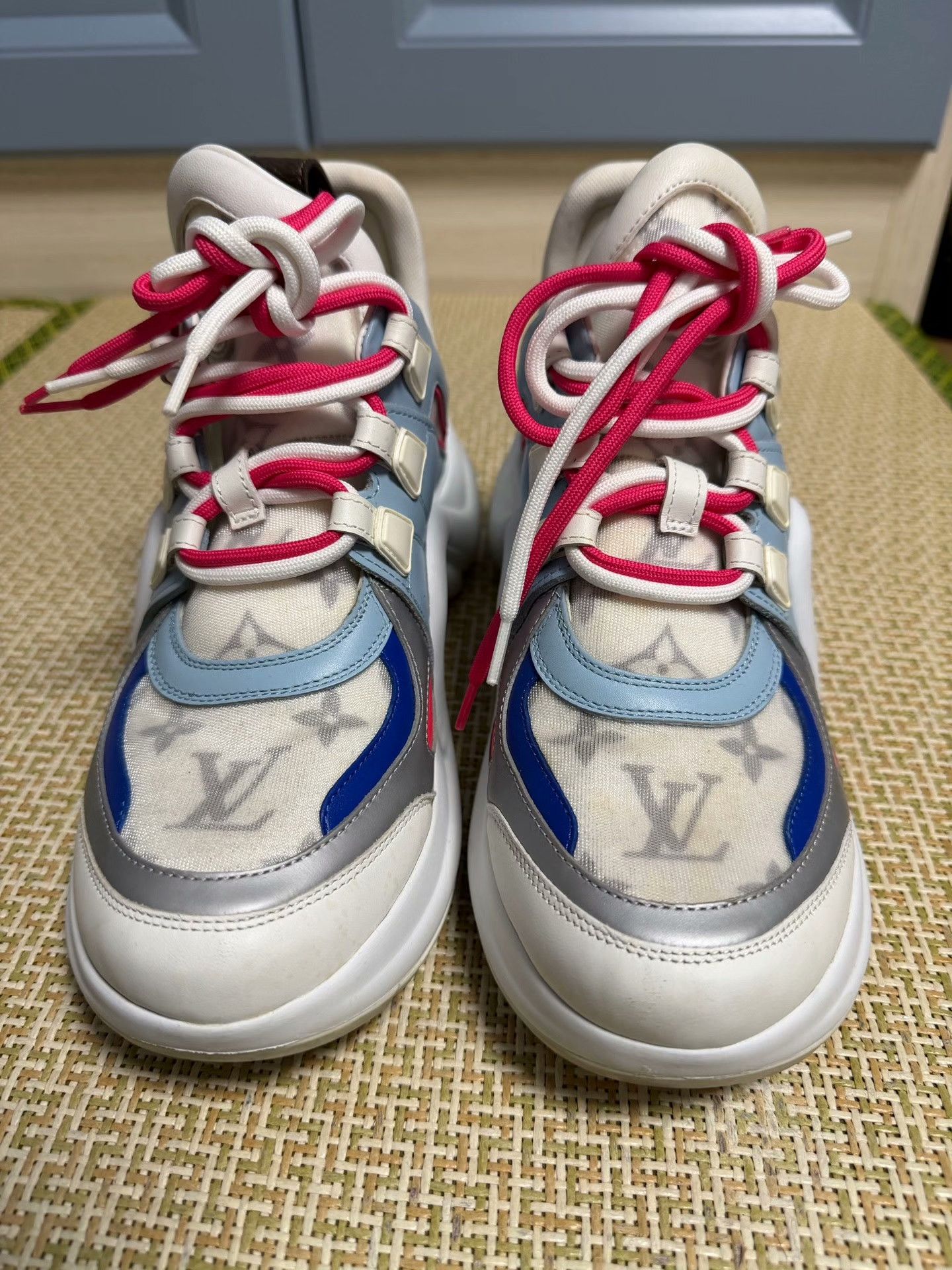 Louis Vuitton Louis Vuitton Lowtop Sneakers 38 Women Size US 7.5 / IT 37.5 - 4 Thumbnail