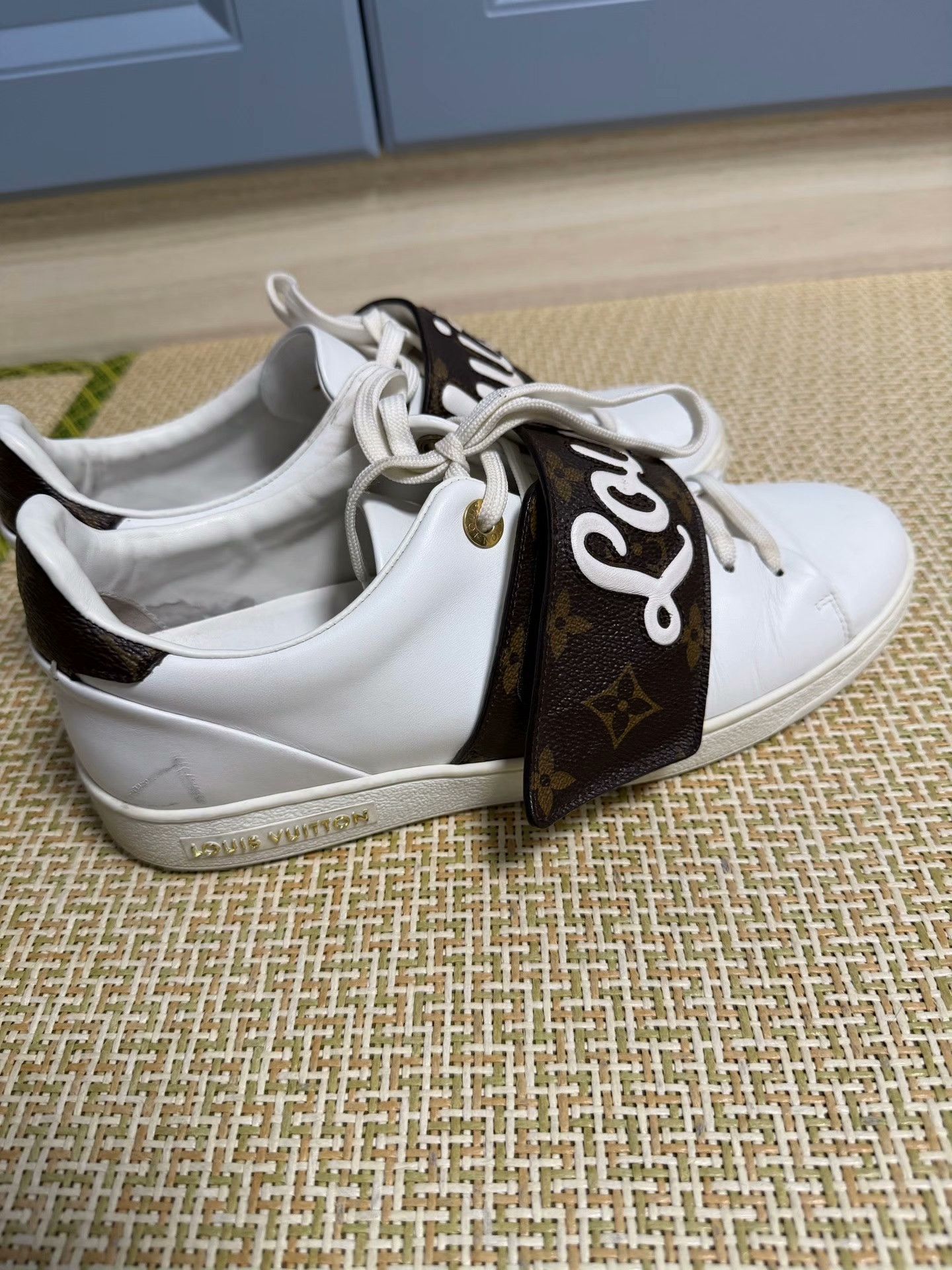 Louis Vuitton Louis Vuitton White Lowtop Sneakers 38 Women Size US 7.5 / IT 37.5 - 2 Thumbnail