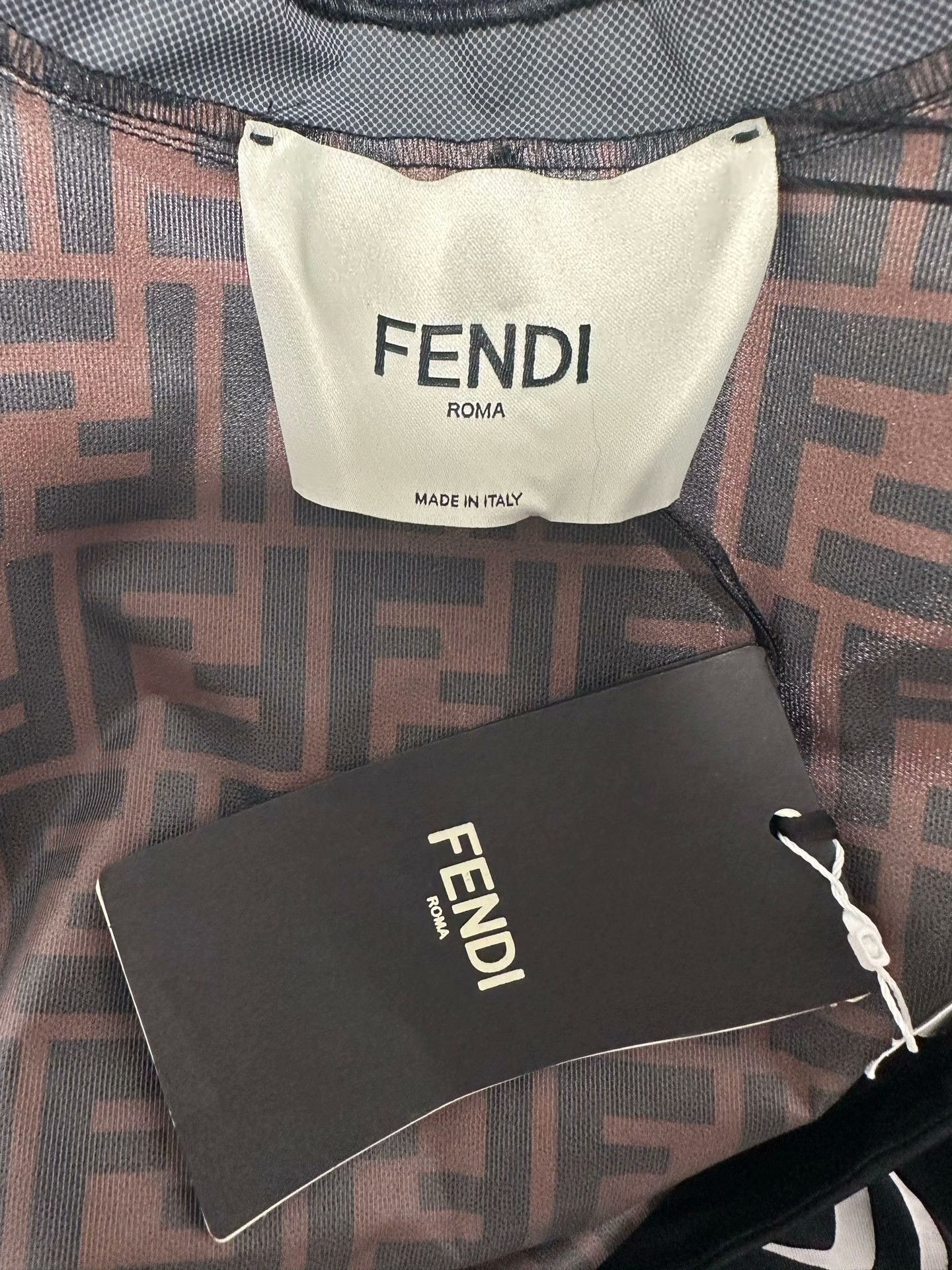 Fendi Fendi Cropped Hoodie S Women Size S / US 4 / IT 40 - 4 Thumbnail