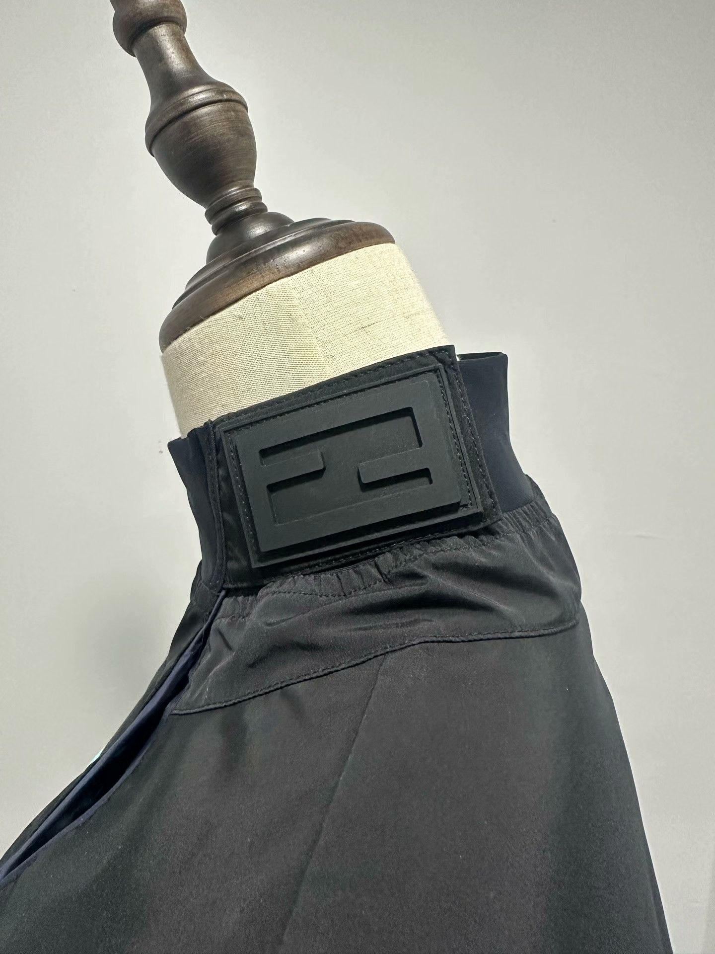 Fendi Fendi Cropped Hoodie S Women Size S / US 4 / IT 40 - 3 Thumbnail