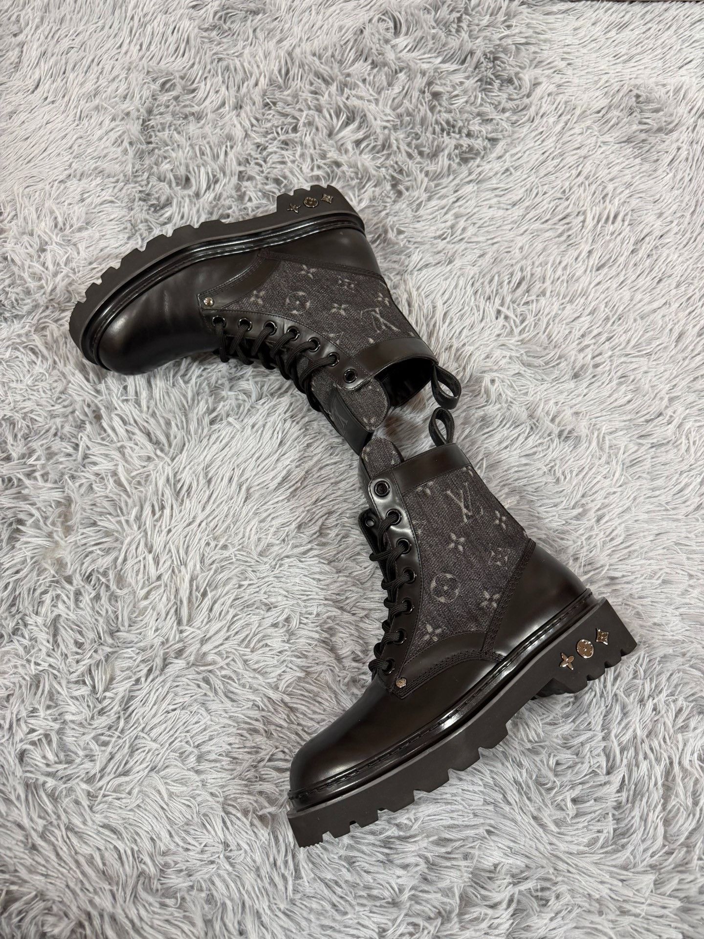 Louis Vuitton Louis Vuitton Boots 40 Men Size US 7.5 / EU 40-41 - 2 Thumbnail