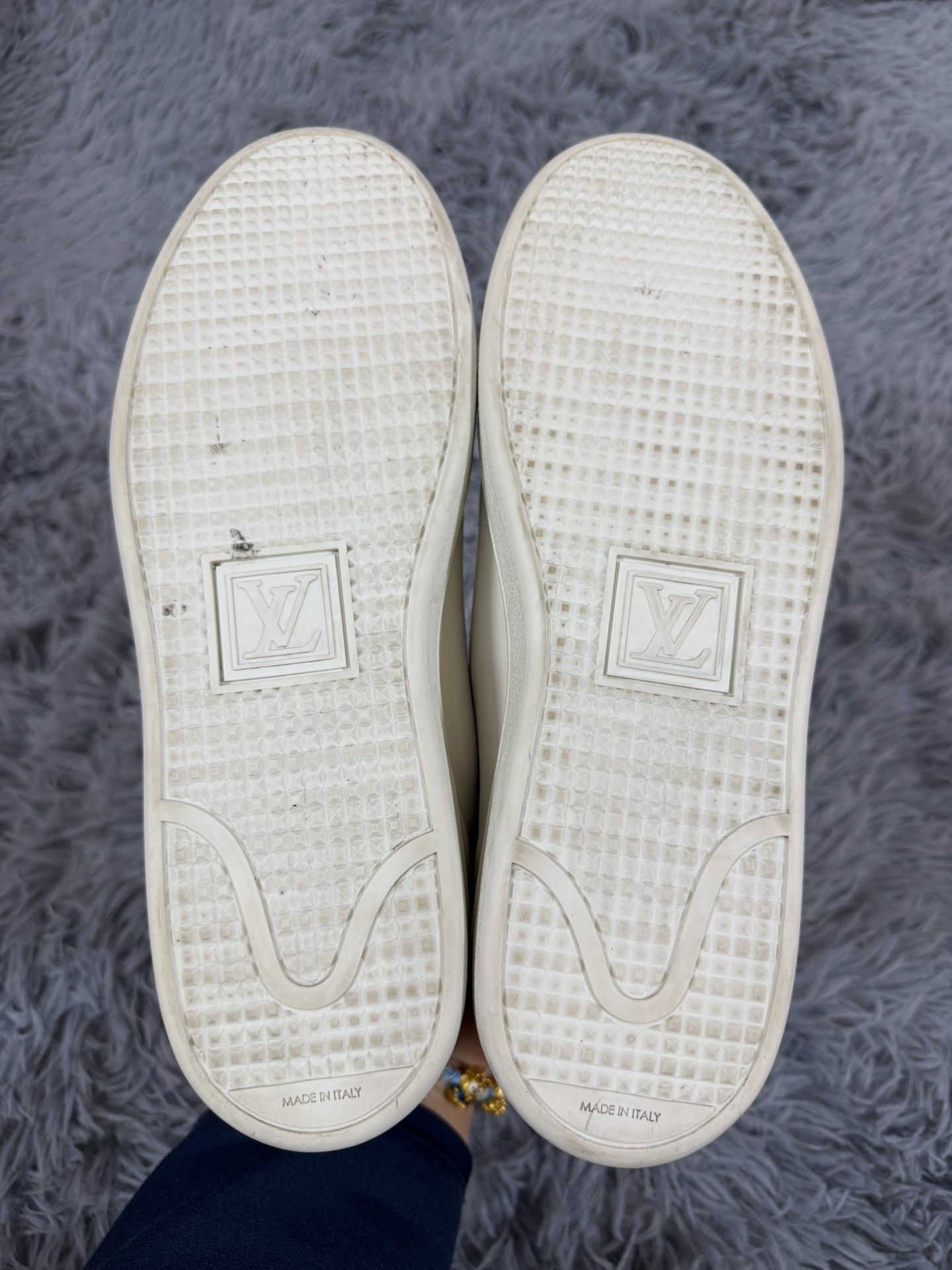 Louis Vuitton Louis Vuitton White Lowtop Sneakers 7 Men Size US 7 / EU 40 - 5 Thumbnail