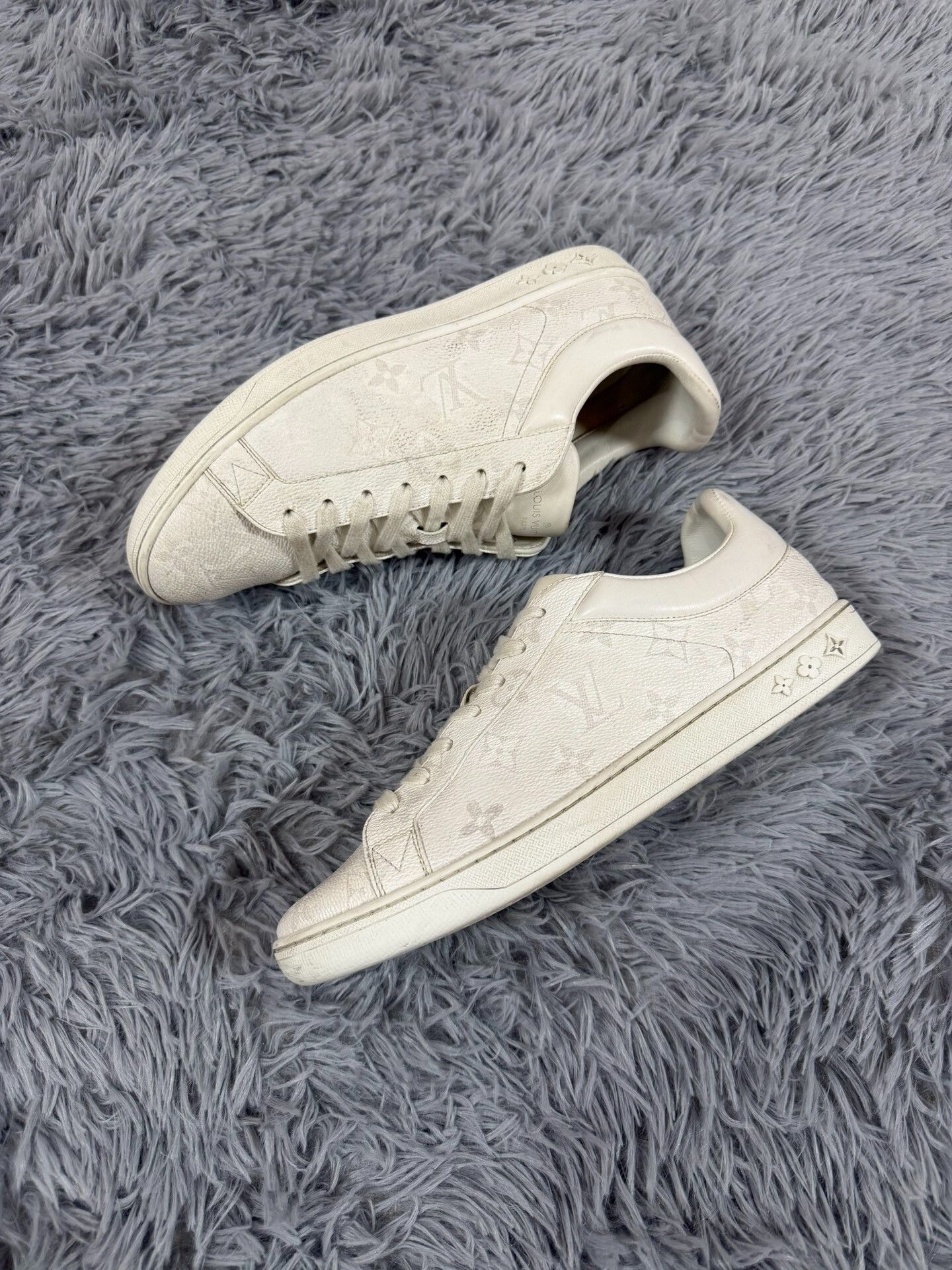 Louis Vuitton Louis Vuitton White Lowtop Sneakers 40 Men Size US 7.5 / EU 40-41 - 2 Thumbnail
