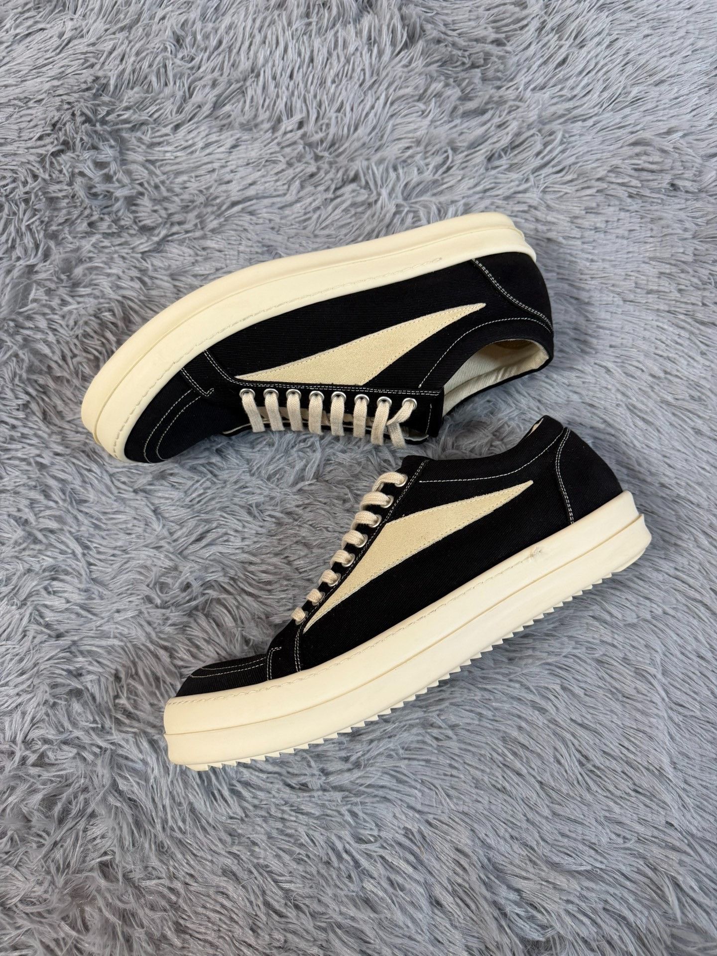 Rick Owens Rick Owens Black Lowtop Sneakers 44 Men Size US 10.5 / EU 43-44 - 2 Thumbnail