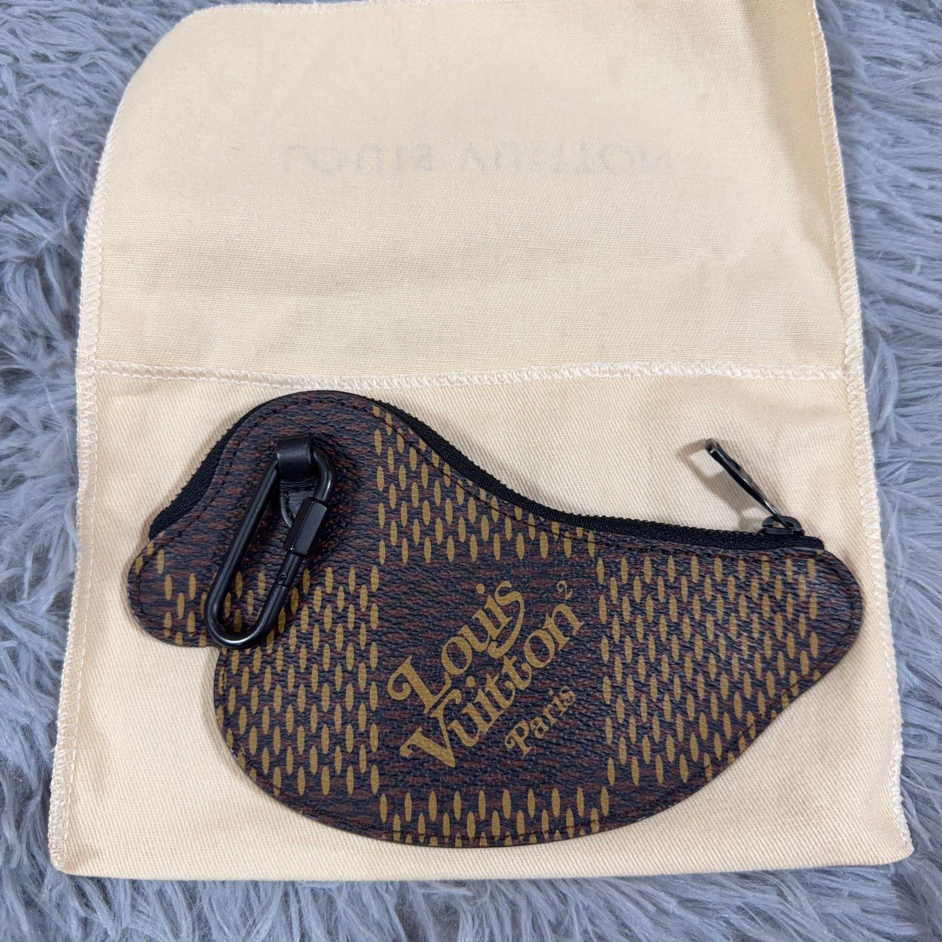 Louis Vuitton Louis Vuitton Collab Item XL Men Size ONE SIZE - 2 Thumbnail