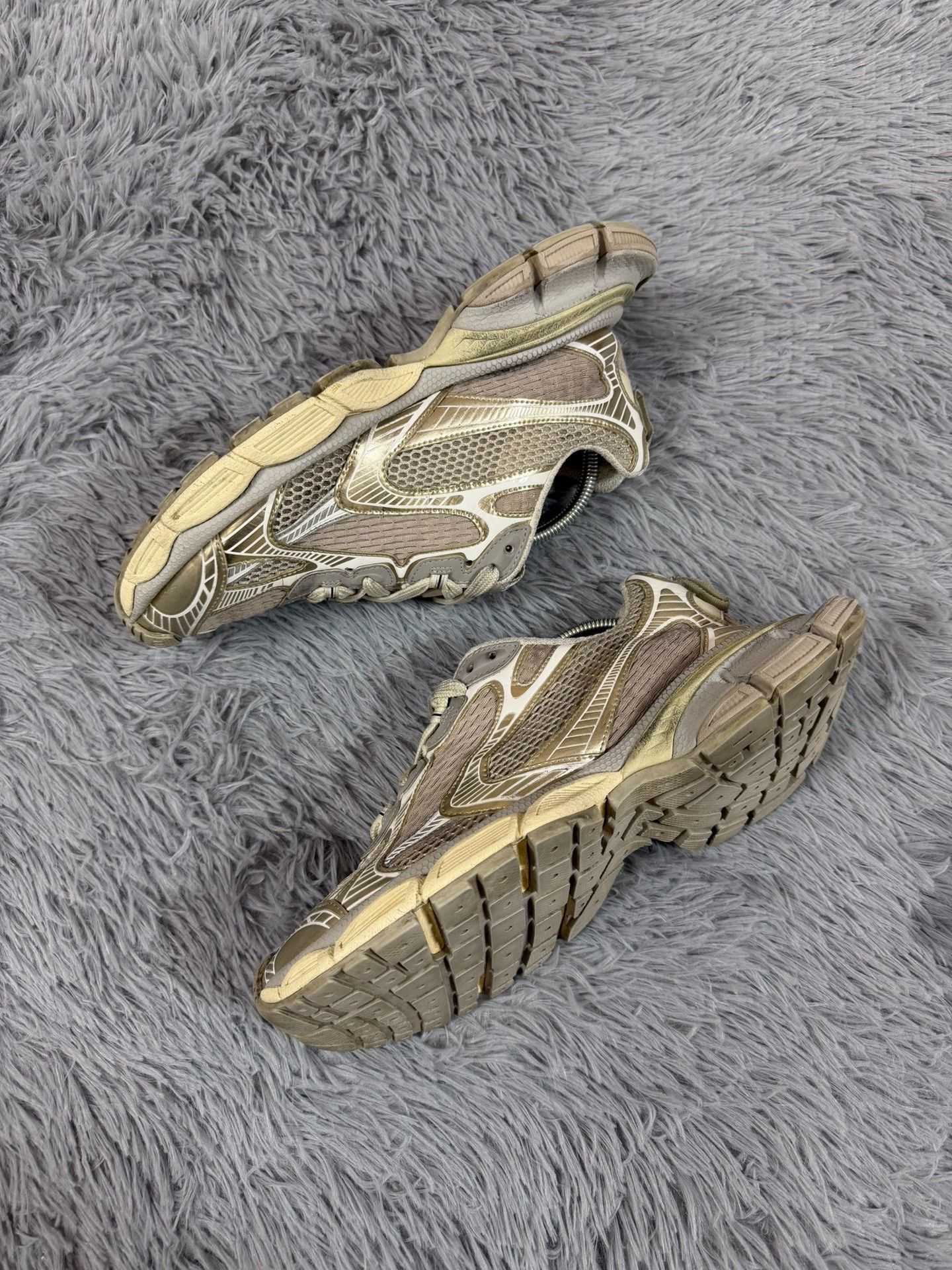 Balenciaga Balenciaga Distressed Gray Lowtop Sneakers XXXL Men Size US 10 / EU 43 - 2 Thumbnail