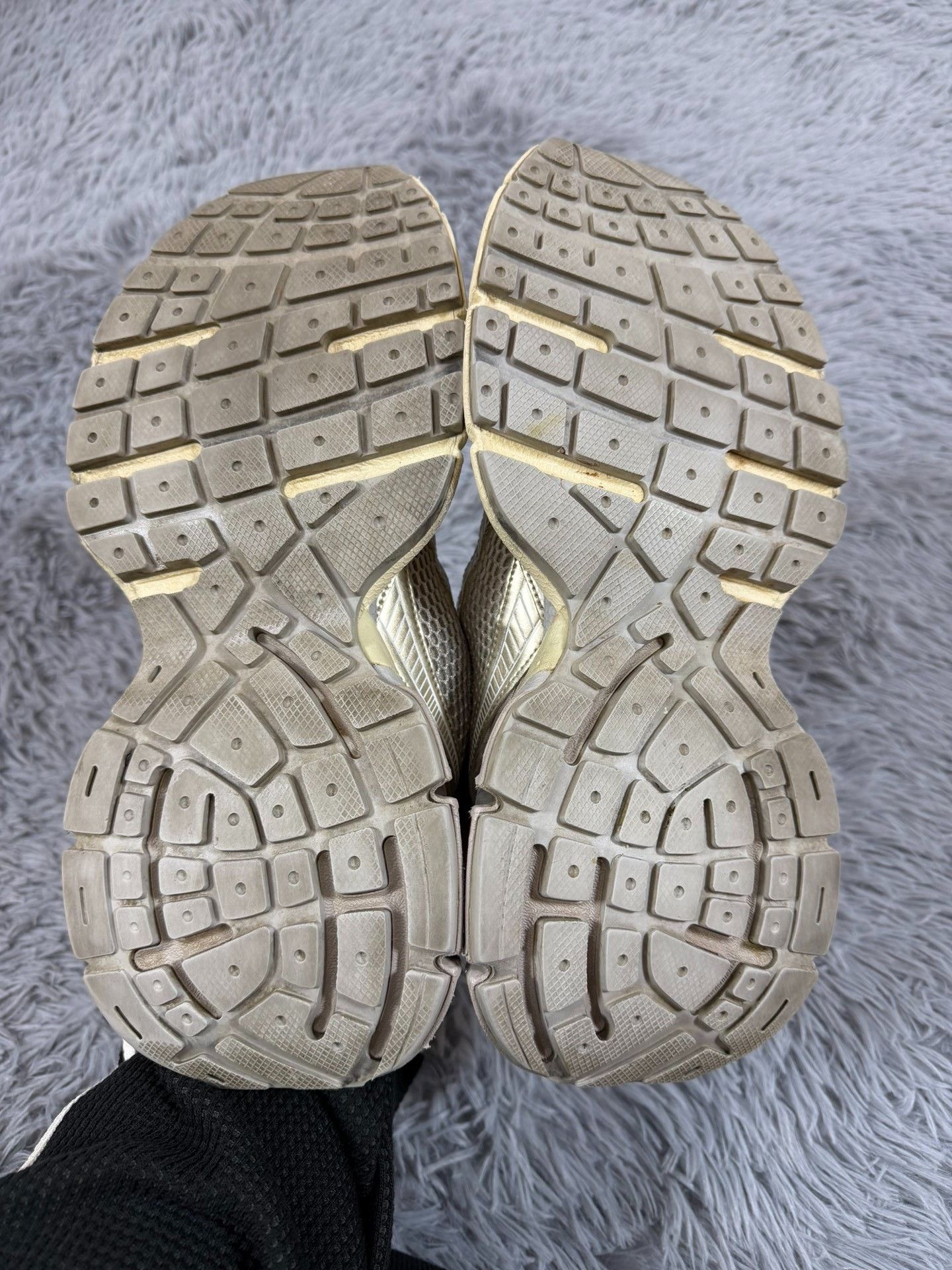 Balenciaga Balenciaga Distressed Gray Lowtop Sneakers XXXL Men Size US 10 / EU 43 - 5 Thumbnail