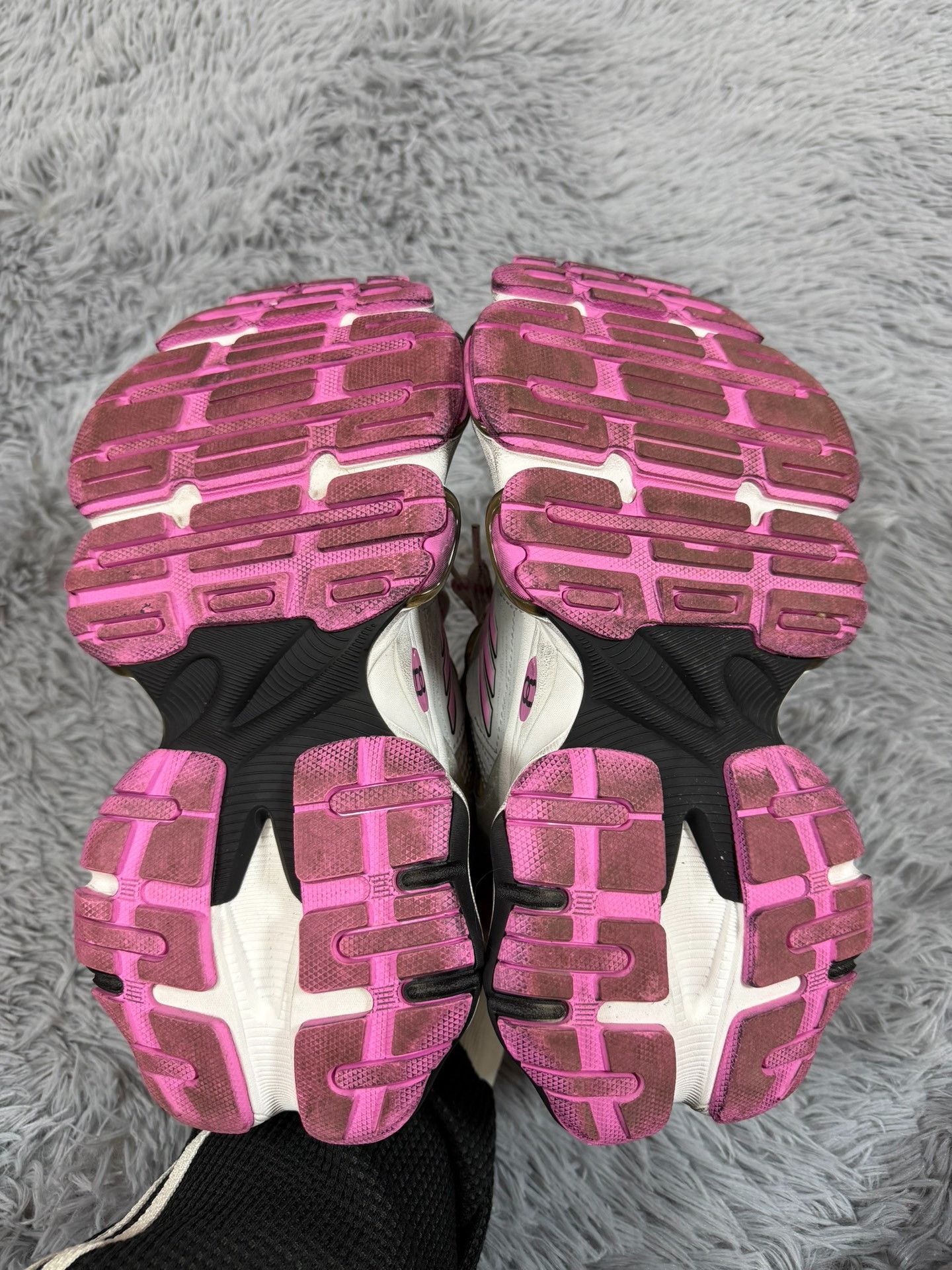 Balenciaga Balenciaga Cargo Pink Lowtop Sneakers us_7 Women Size US 7 / IT 37 - 5 Thumbnail