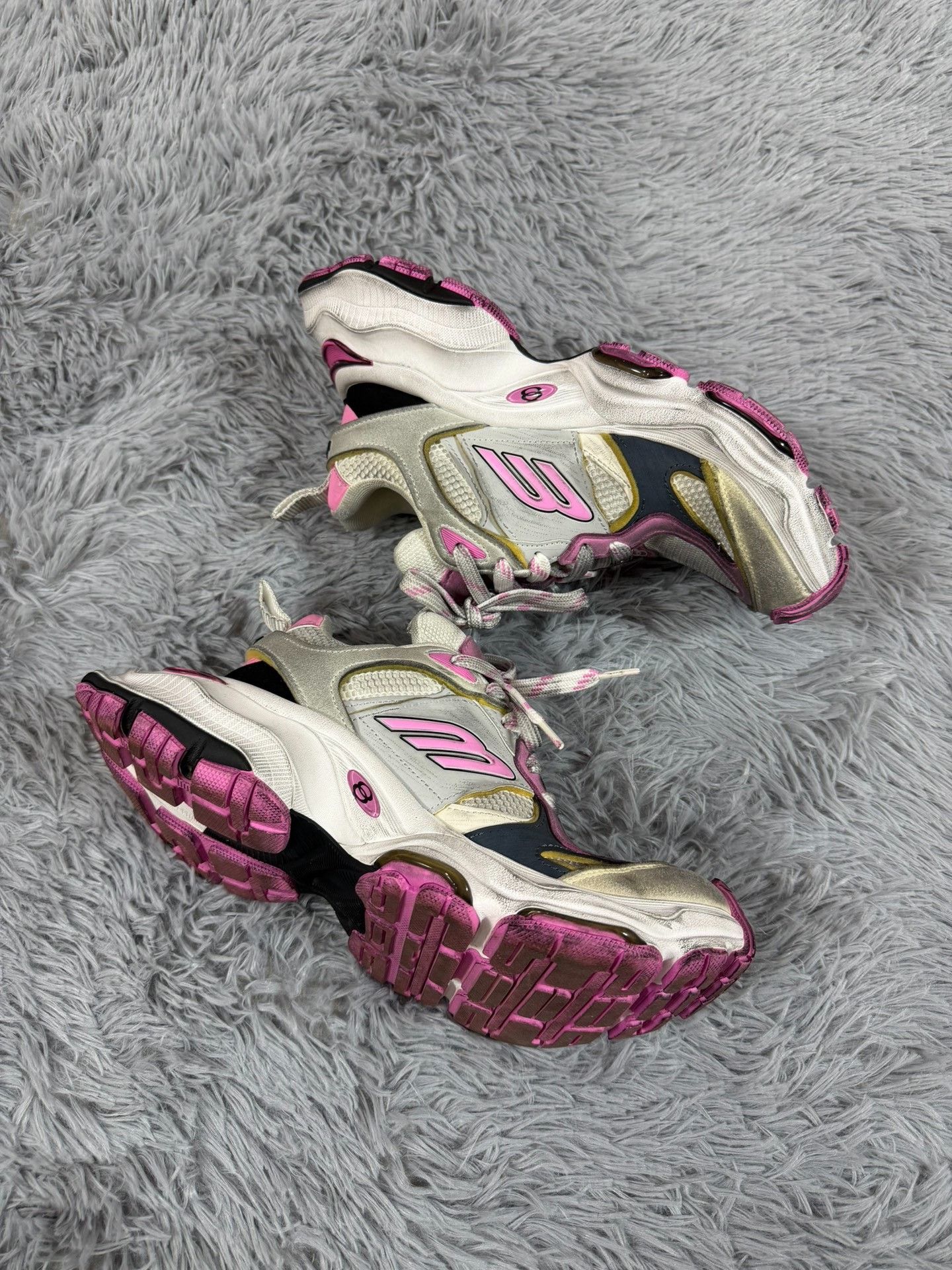 Balenciaga Balenciaga Cargo Pink Lowtop Sneakers us_7 Women Size US 7 / IT 37 - 3 Thumbnail