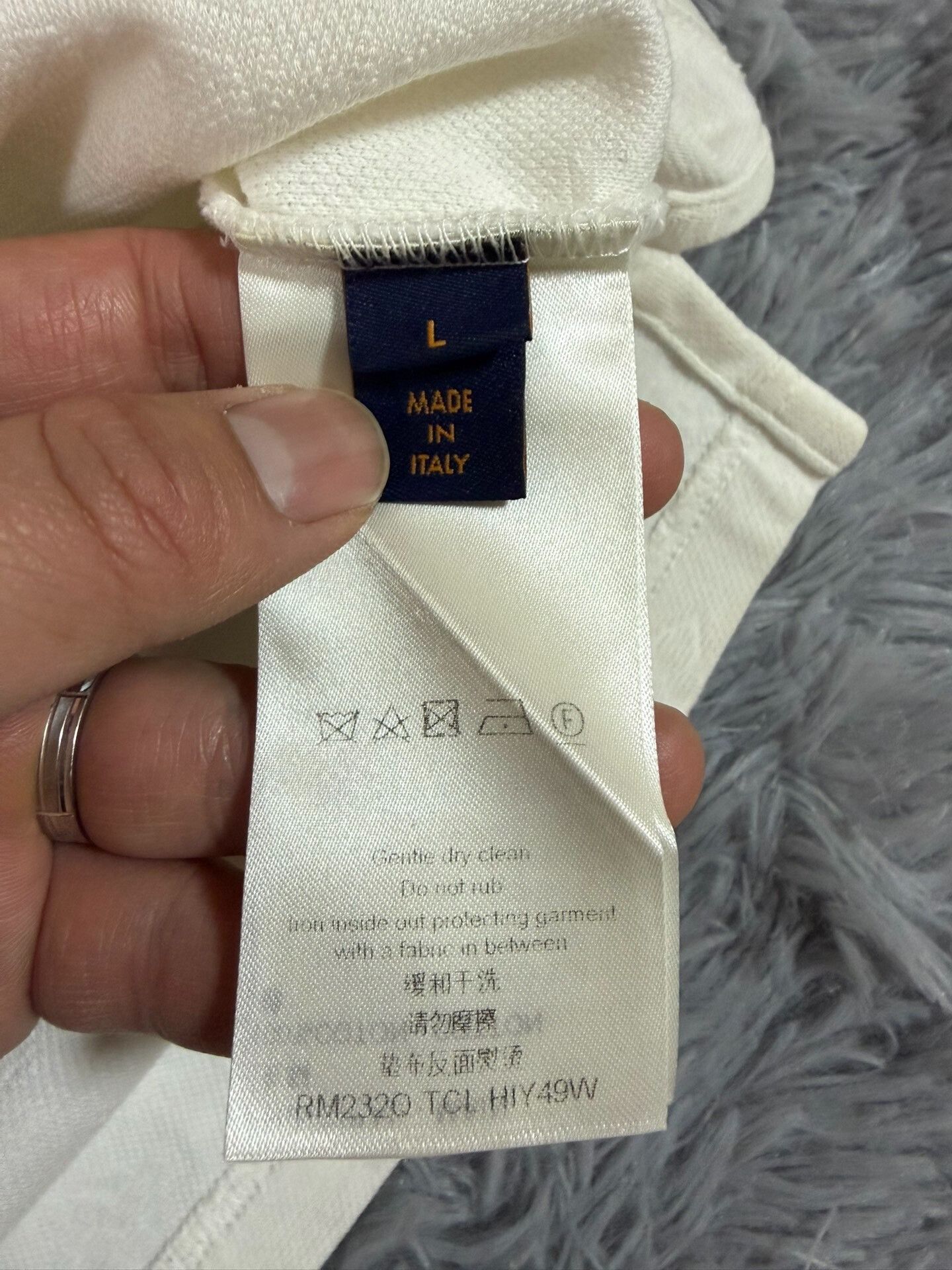 Louis Vuitton Louis Vuitton Retro White T-Shirt l Men Size US L / EU 52-54 / 3 - 4 Thumbnail