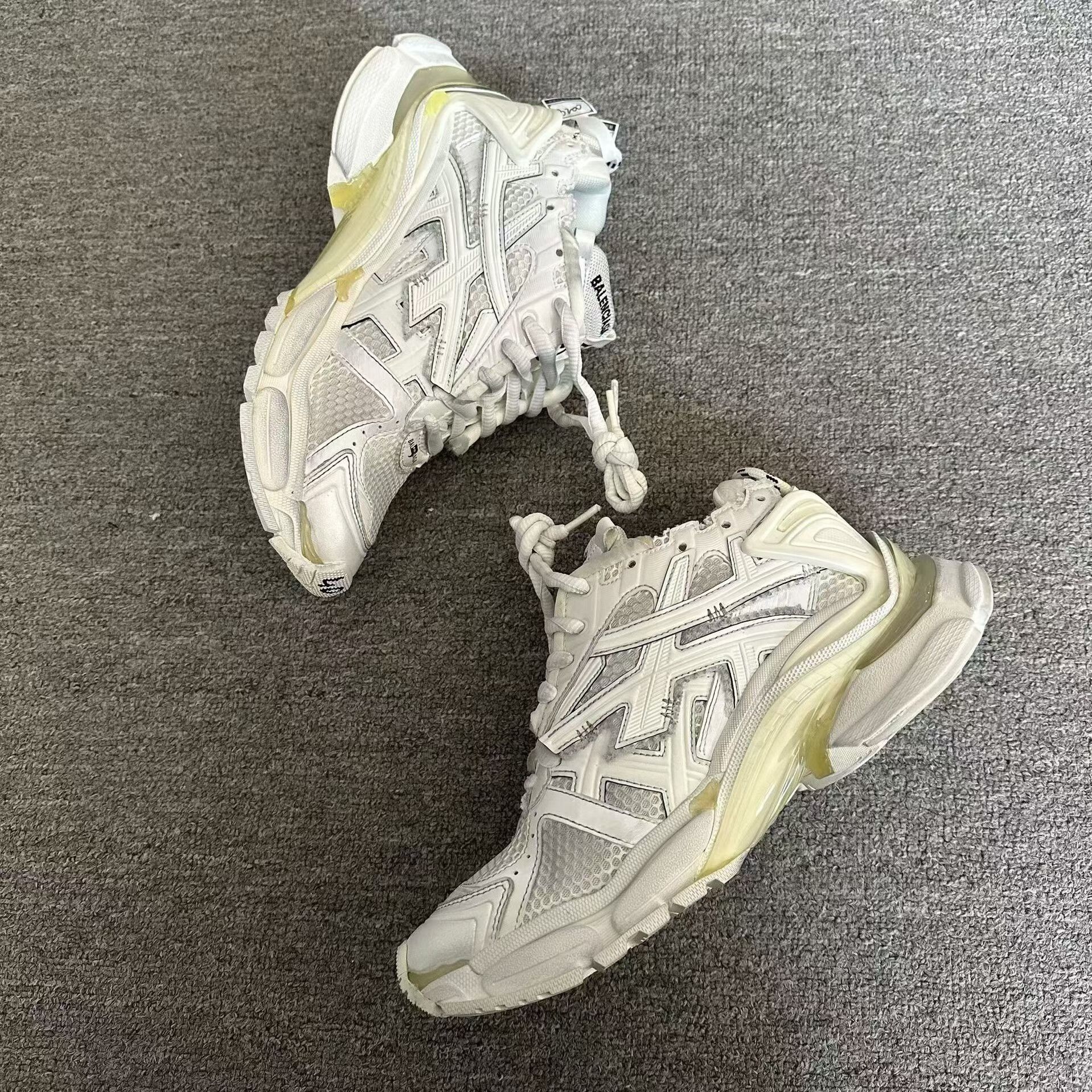 Balenciaga Balenciaga Running White Lowtop Sneakers 7 Men Size US 7 / EU 40 - 3 Thumbnail