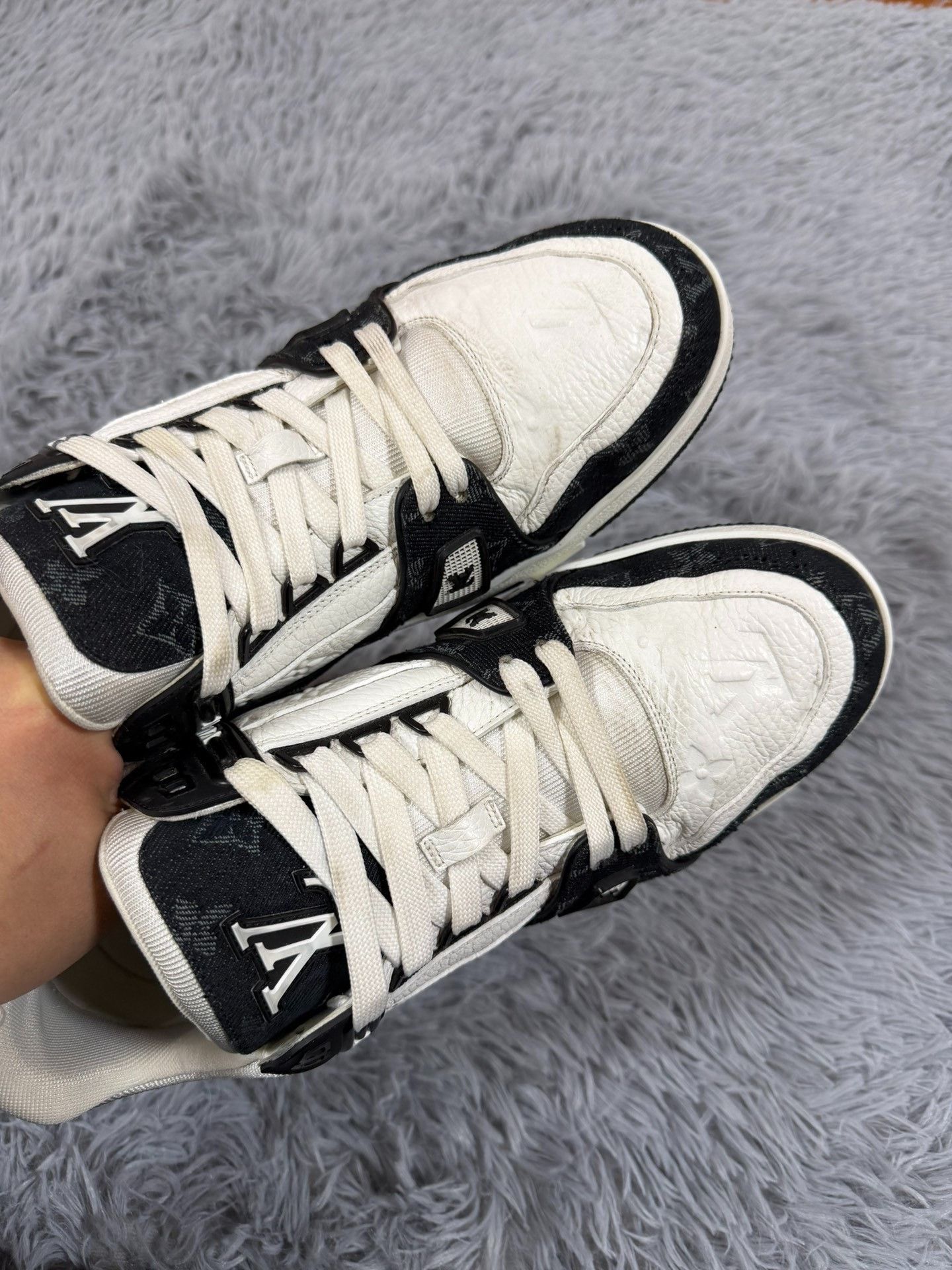Louis Vuitton Louis Vuitton Training Black Lowtop Sneakers 9.5 Men Size US 9.5 / EU 42-43 - 6 Thumbnail