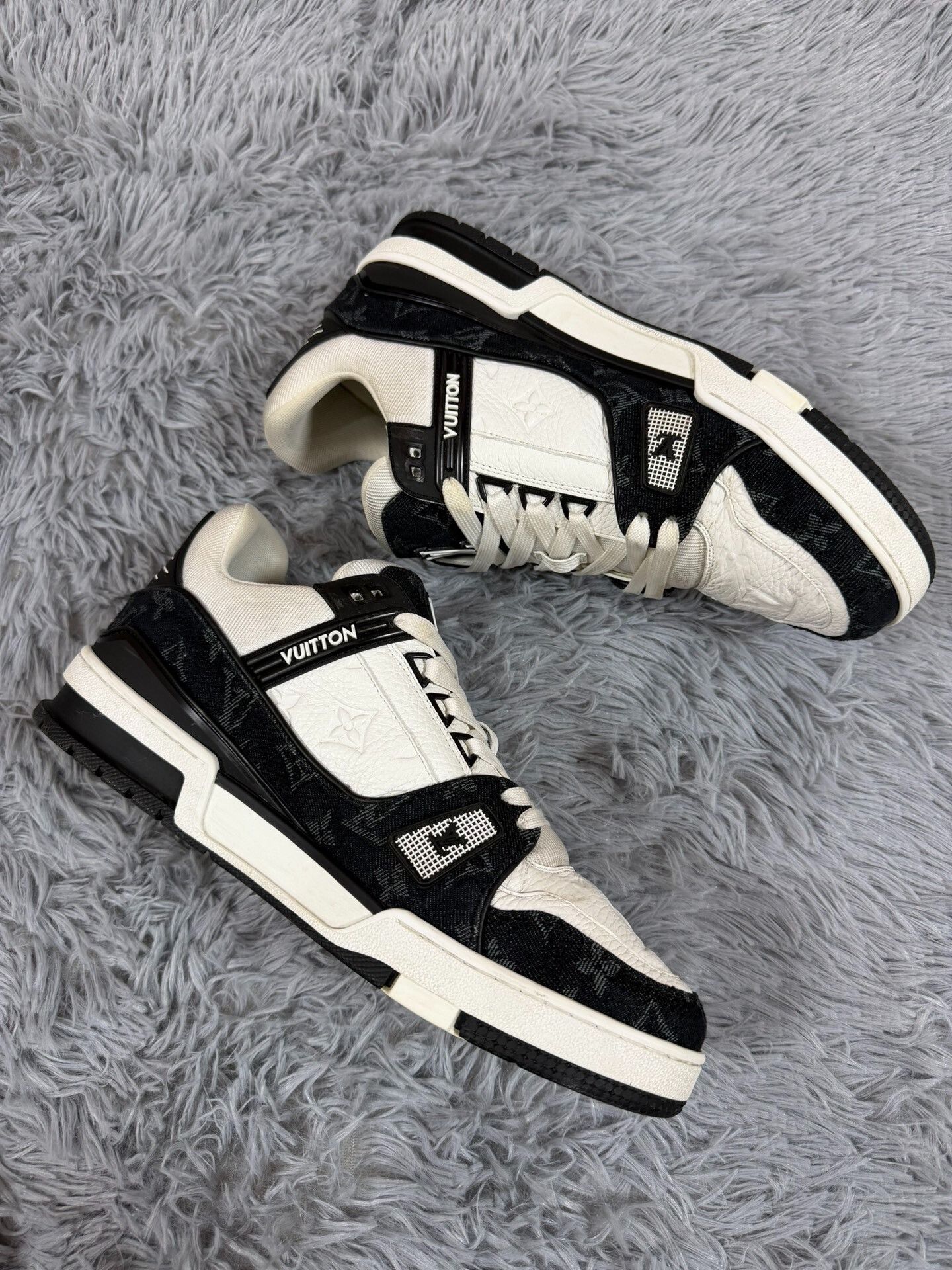 Louis Vuitton Louis Vuitton Training Black Lowtop Sneakers 9.5 Men Size US 9.5 / EU 42-43 - 3 Thumbnail