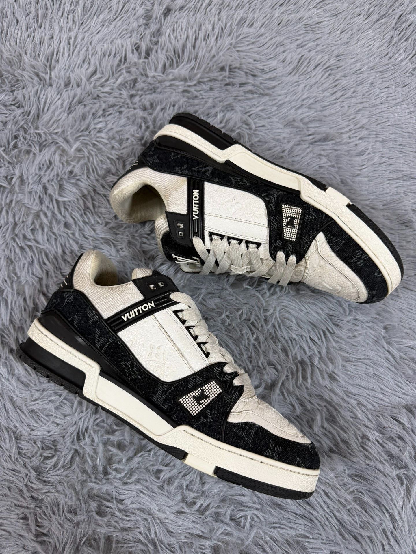 Louis Vuitton Louis Vuitton Training Black Lowtop Sneakers 42 Men Size US 9 / EU 42 - 3 Thumbnail