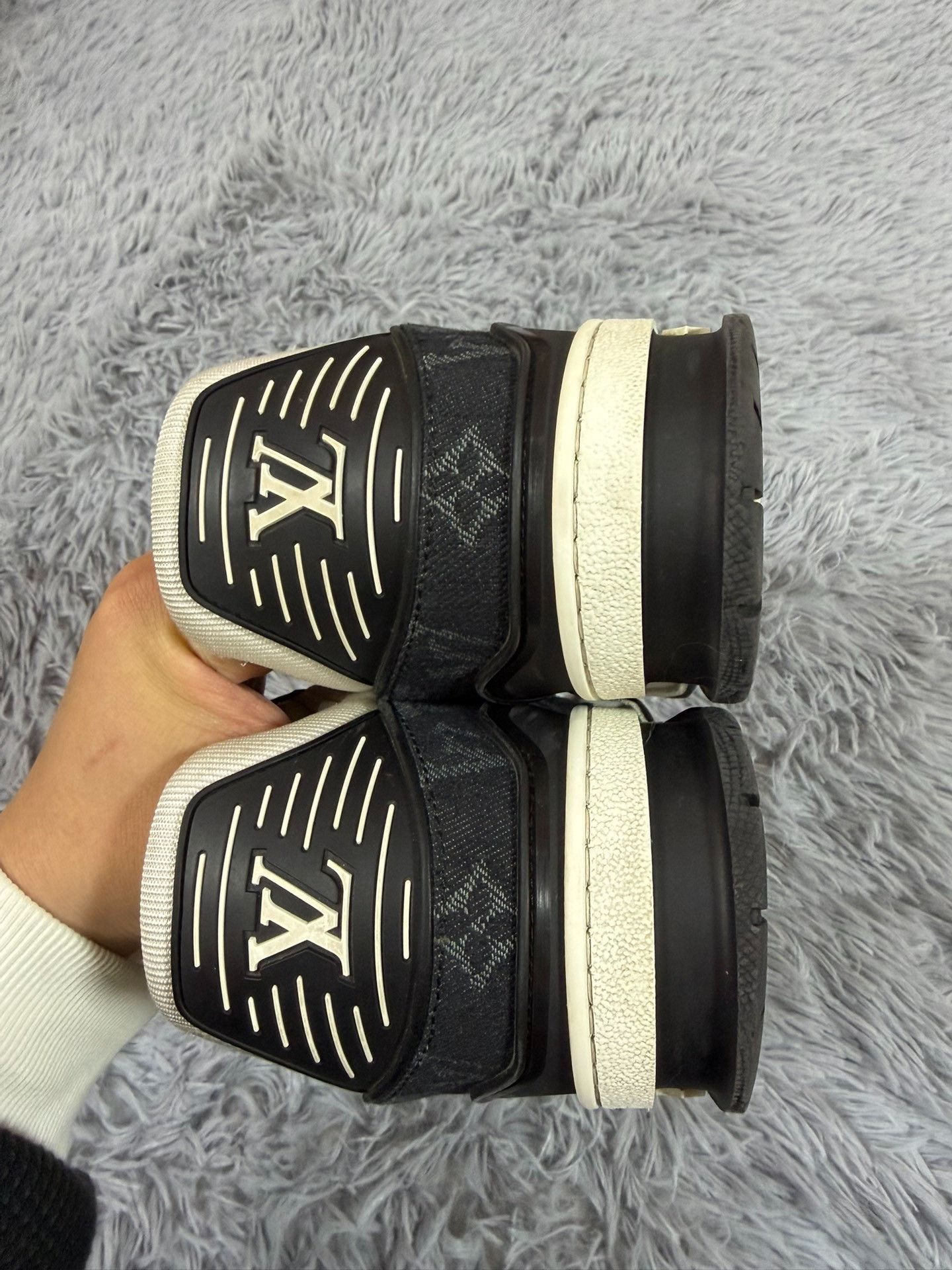Louis Vuitton Louis Vuitton Training Black Lowtop Sneakers 42 Men Size US 9 / EU 42 - 4 Thumbnail