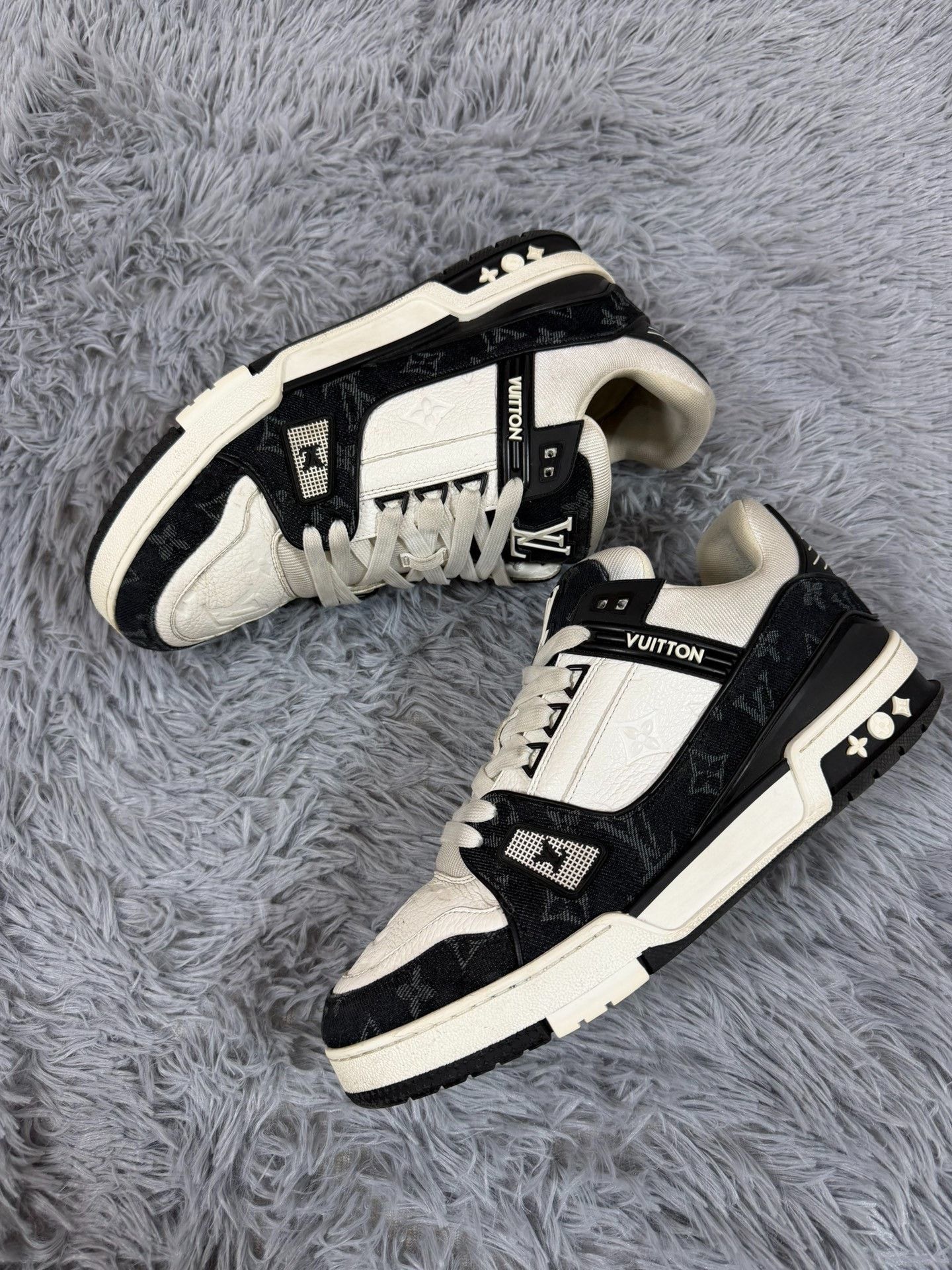 Louis Vuitton Louis Vuitton Training Black Lowtop Sneakers 42 Men Size US 9 / EU 42 - 2 Thumbnail