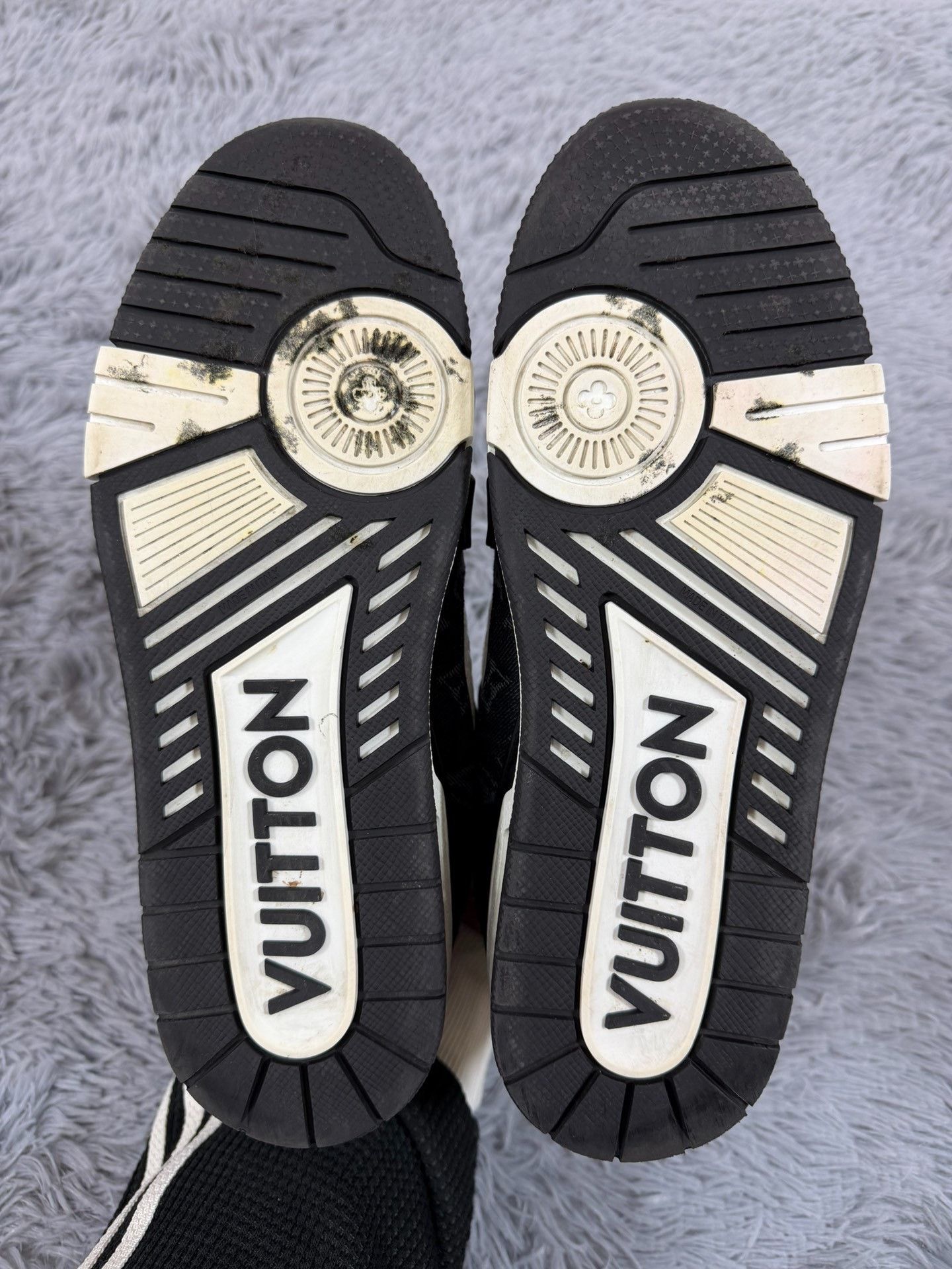 Louis Vuitton Louis Vuitton Training Black Lowtop Sneakers 8 Men Size US 8 / EU 41 - 5 Thumbnail